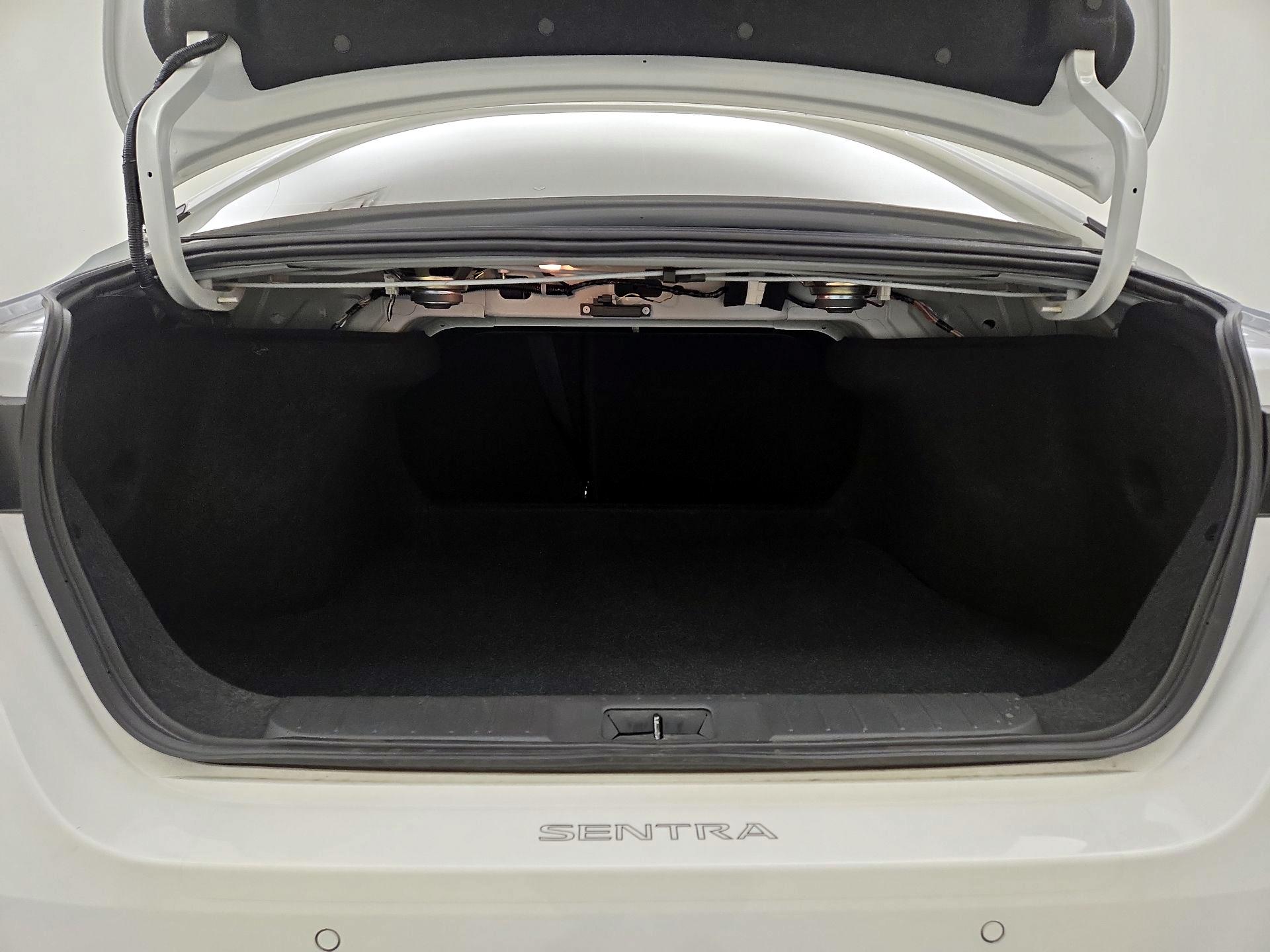 Thumbnail: 2021 Nissan Sentra - 20