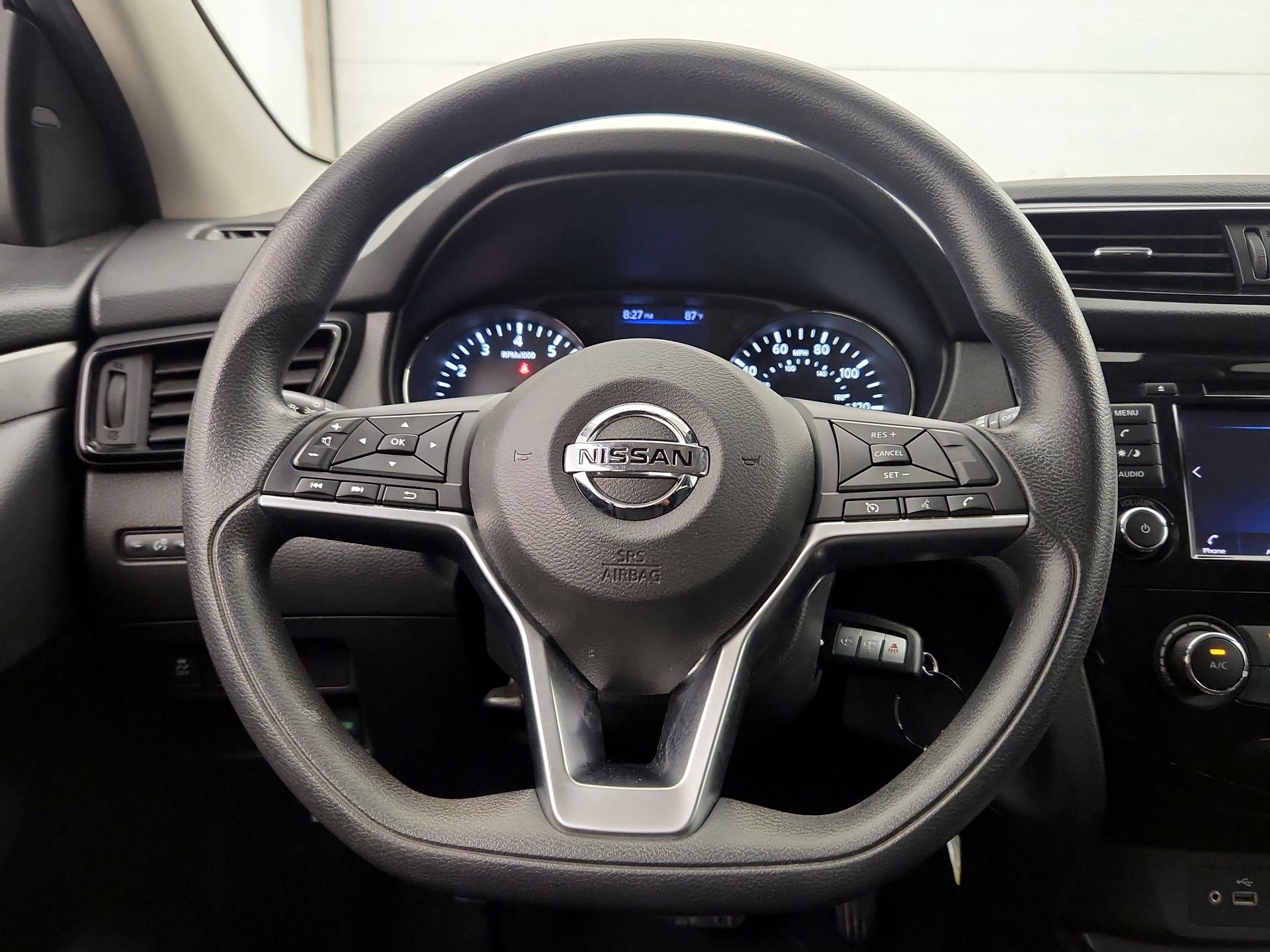 Thumbnail: 2020 Nissan Rogue Sport - 10