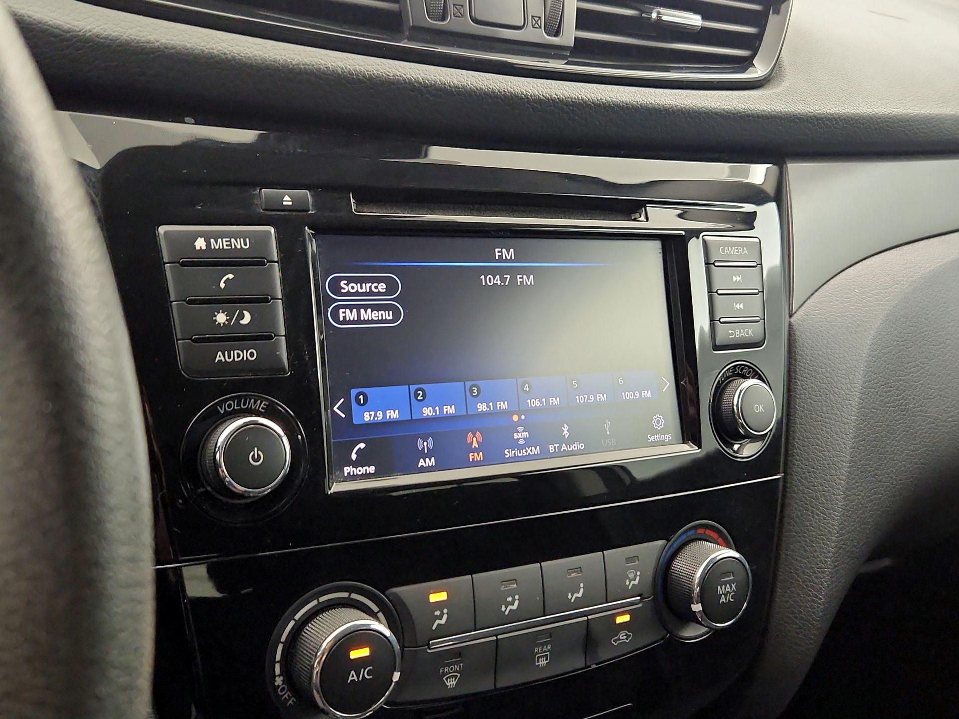 Thumbnail: 2020 Nissan Rogue Sport - 15