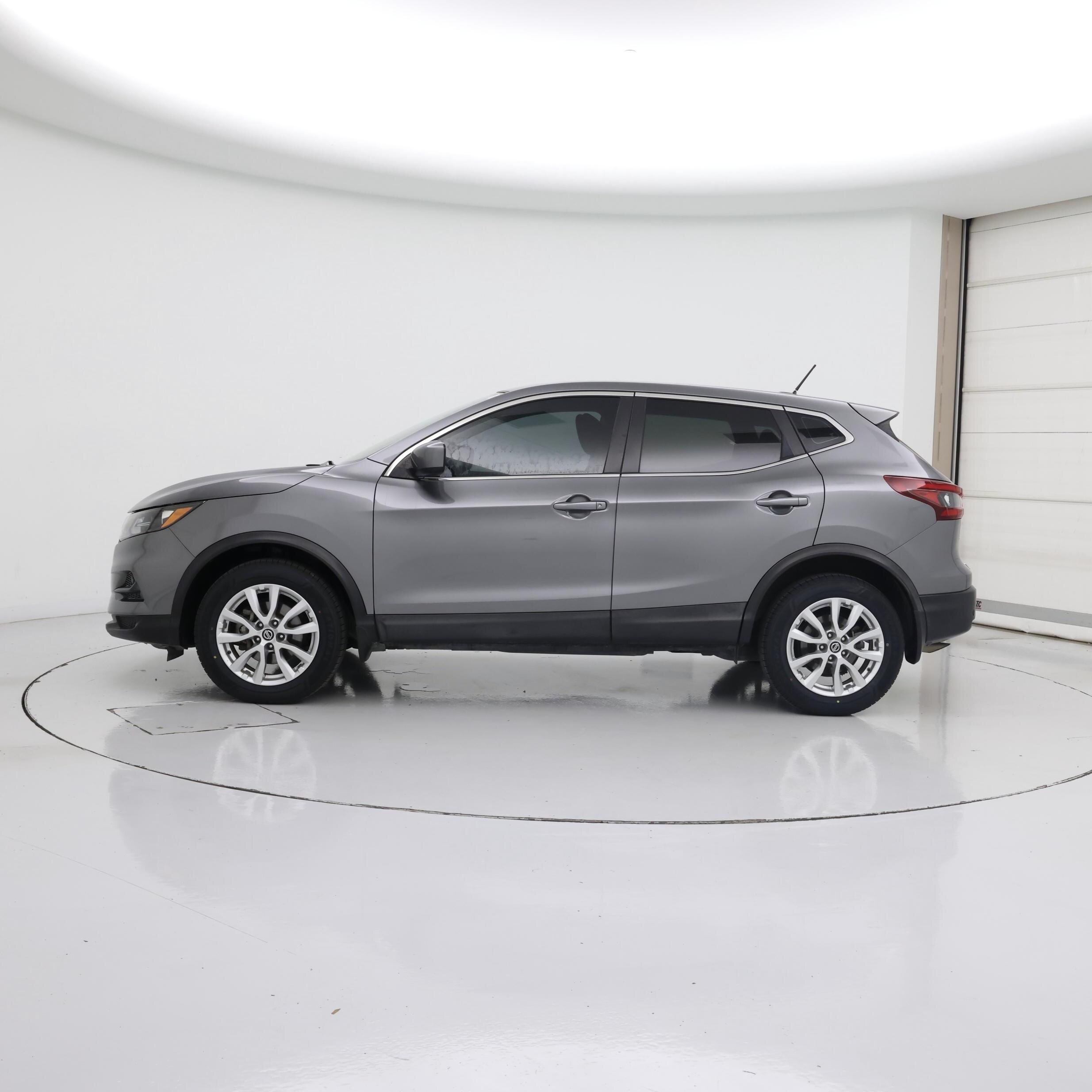 Thumbnail: 2020 Nissan Rogue Sport - 3