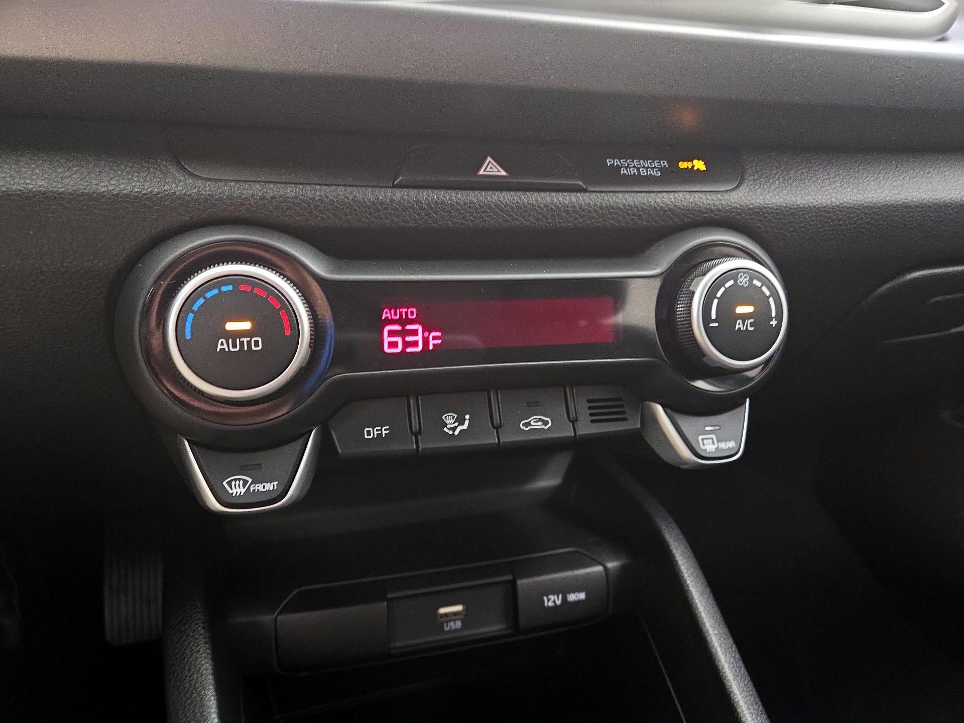 Thumbnail: 2023 Kia Rio - 16