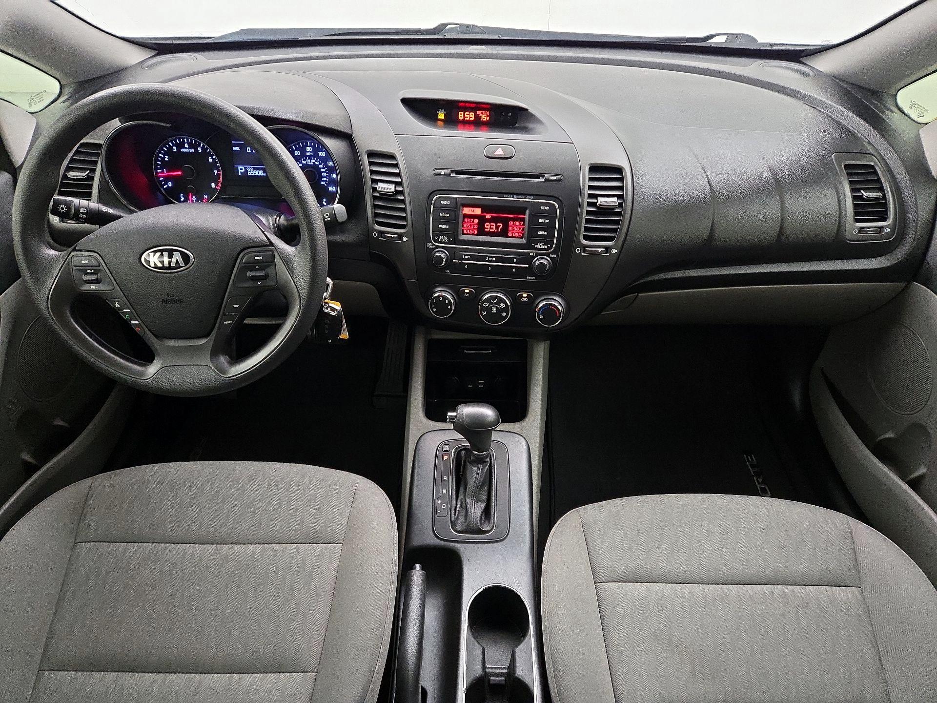 Thumbnail: 2016 Kia Forte - 9