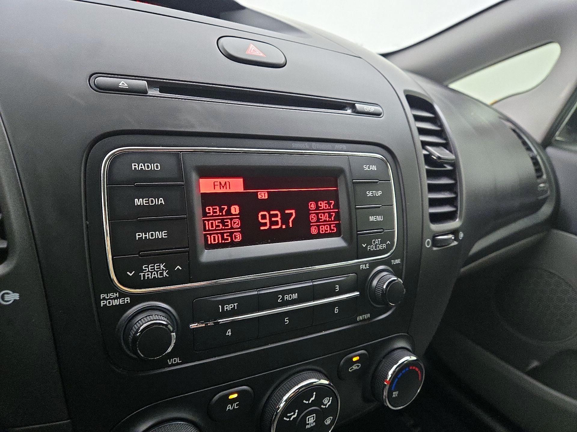 Thumbnail: 2016 Kia Forte - 14