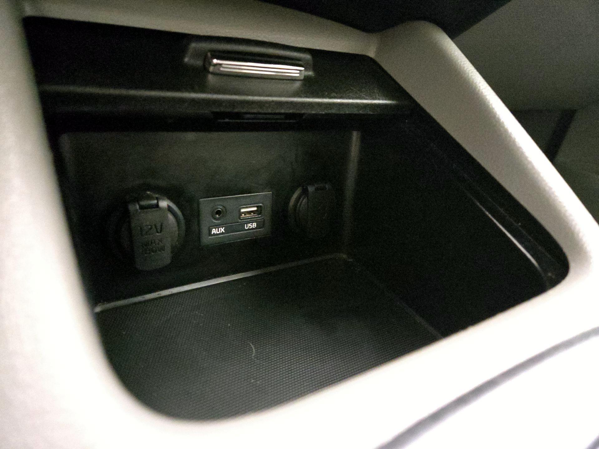 Thumbnail: 2016 Kia Forte - 17