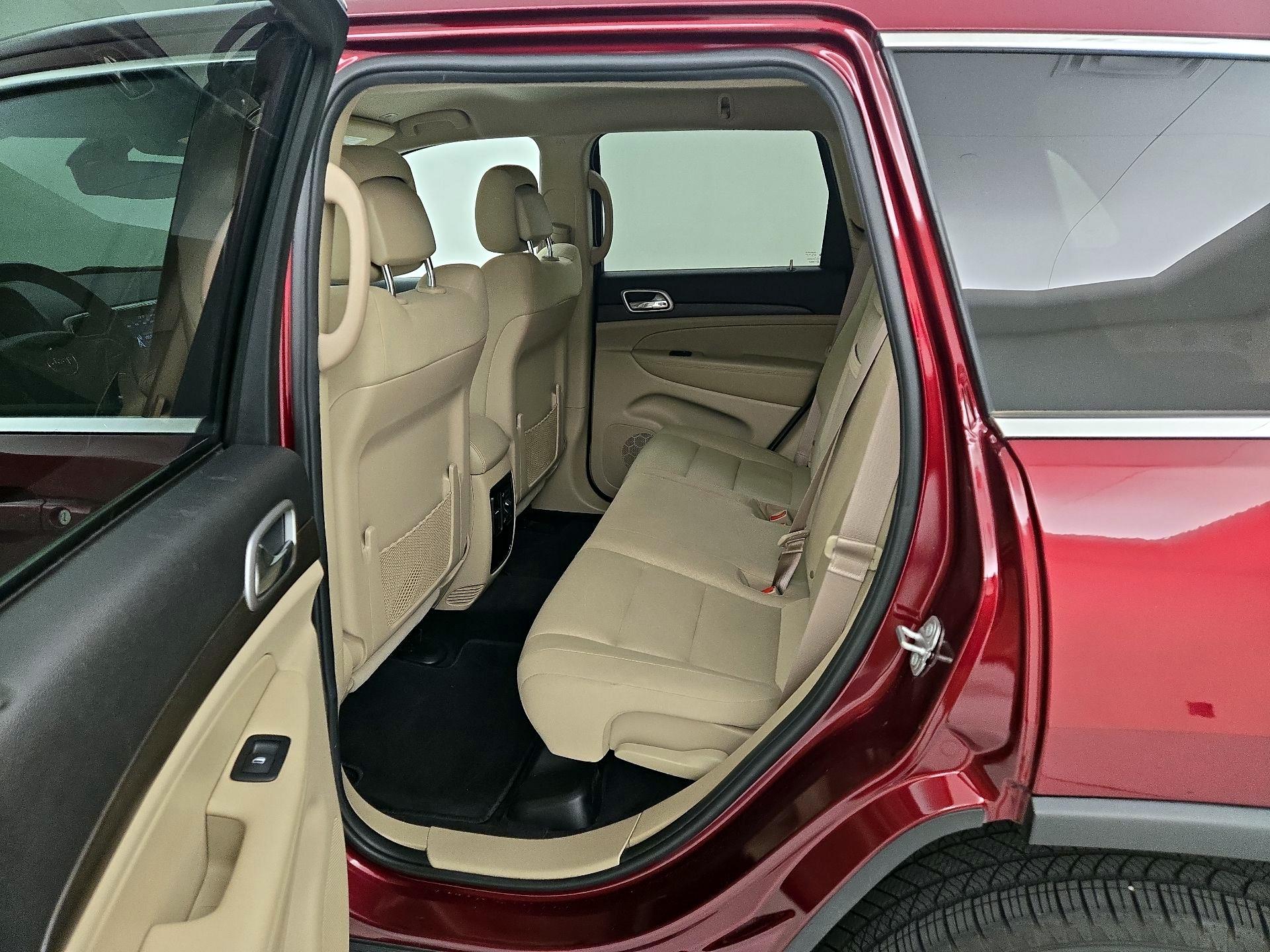 Thumbnail: 2018 Jeep Grand Cherokee - 20