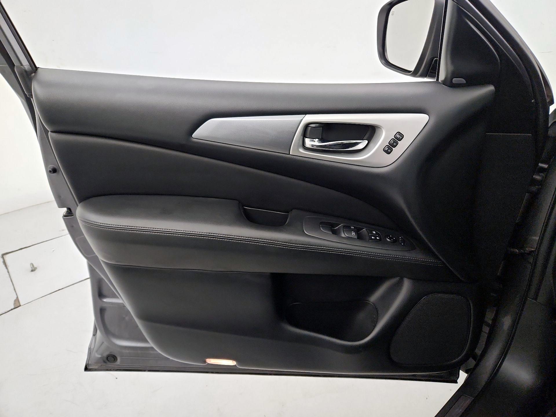 Thumbnail: 2020 Nissan Pathfinder - 12
