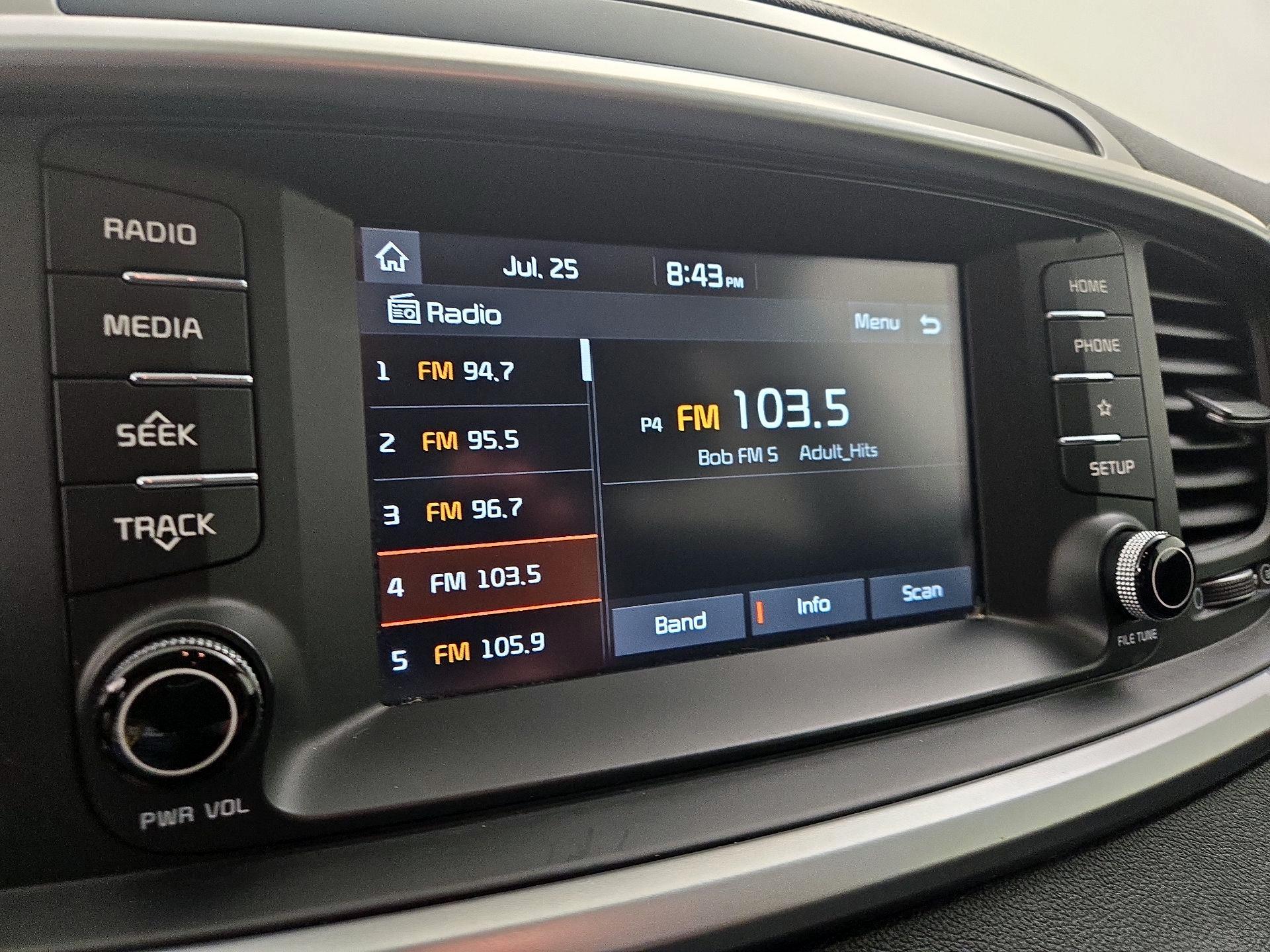 Thumbnail: 2020 Kia Sorento - 15