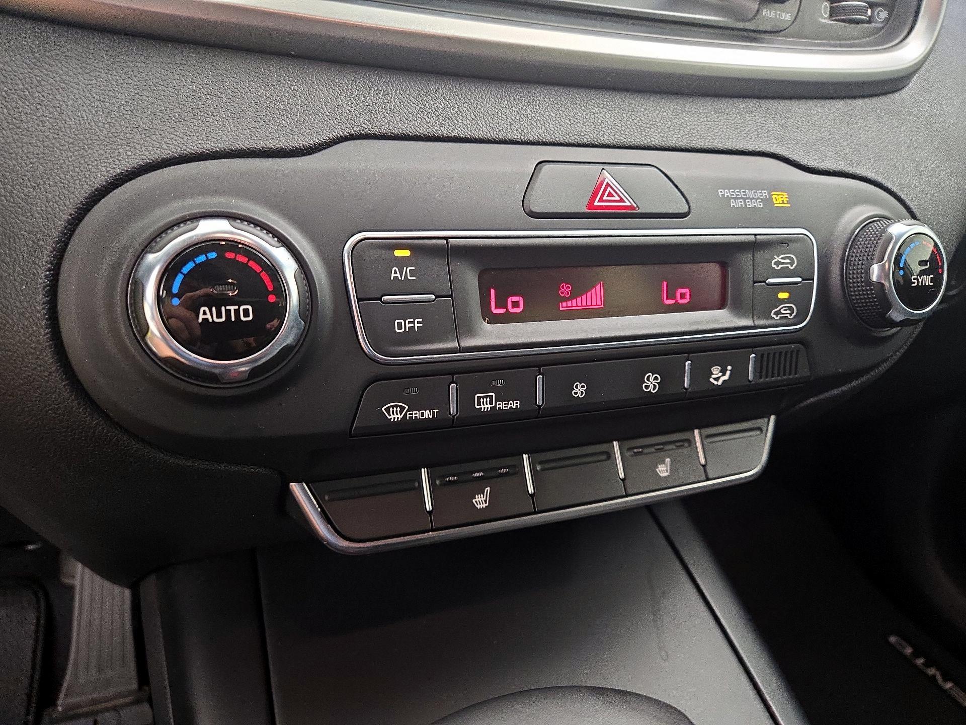 Thumbnail: 2020 Kia Sorento - 16