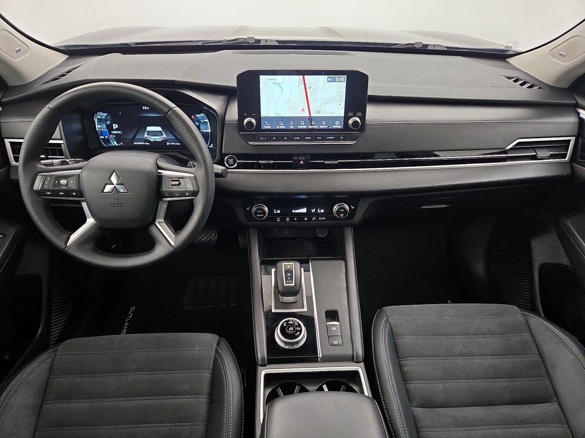 Thumbnail: 2023 Mitsubishi Outlander - 9