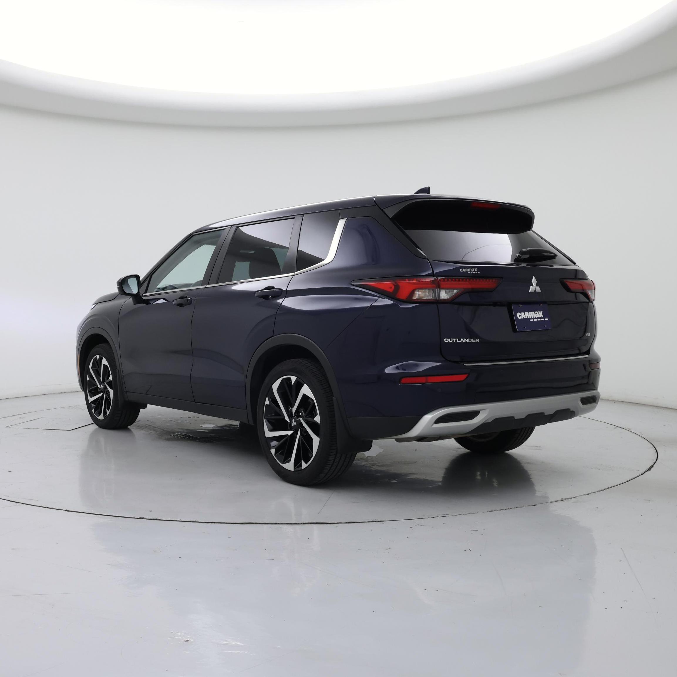 Thumbnail: 2023 Mitsubishi Outlander - 2