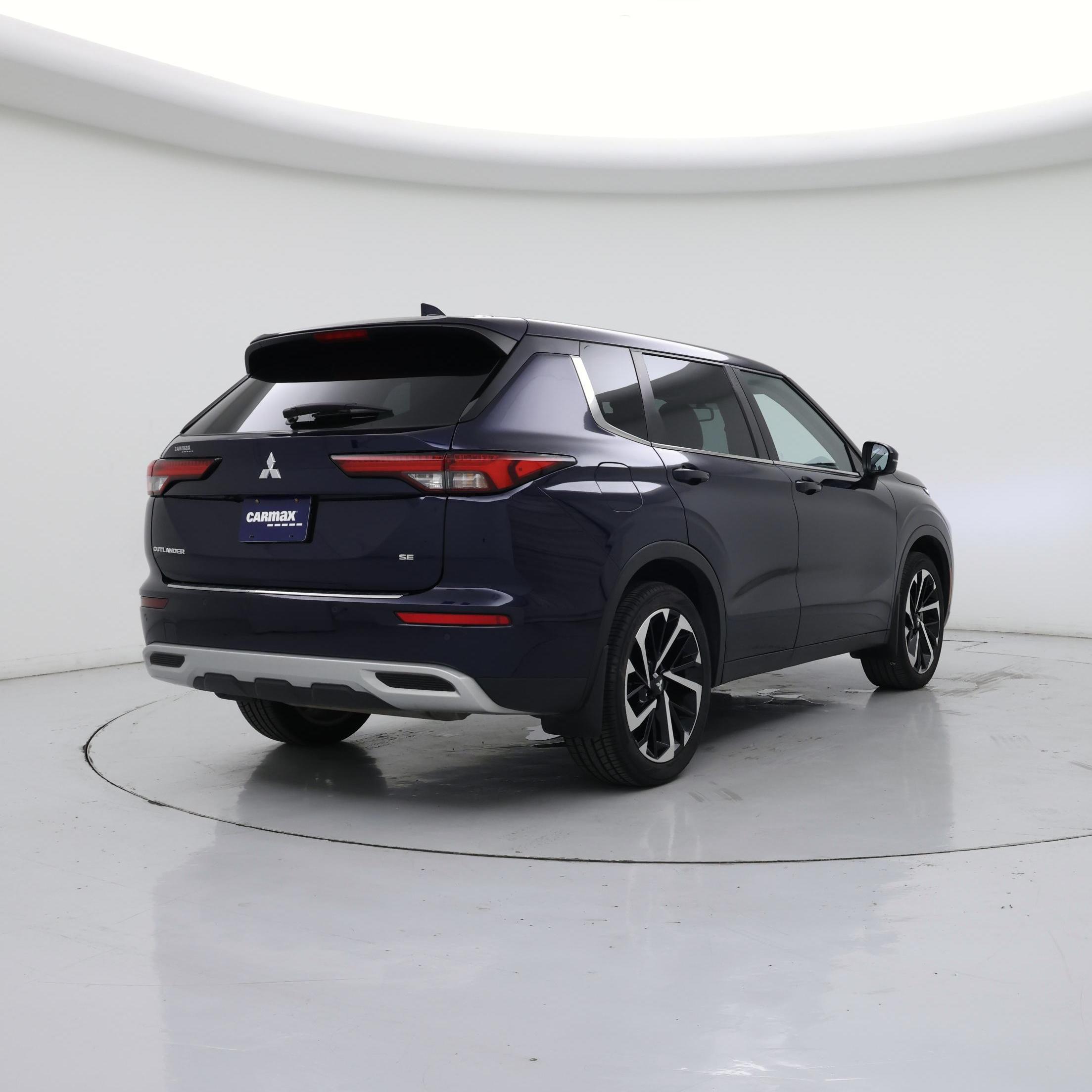 Thumbnail: 2023 Mitsubishi Outlander - 8