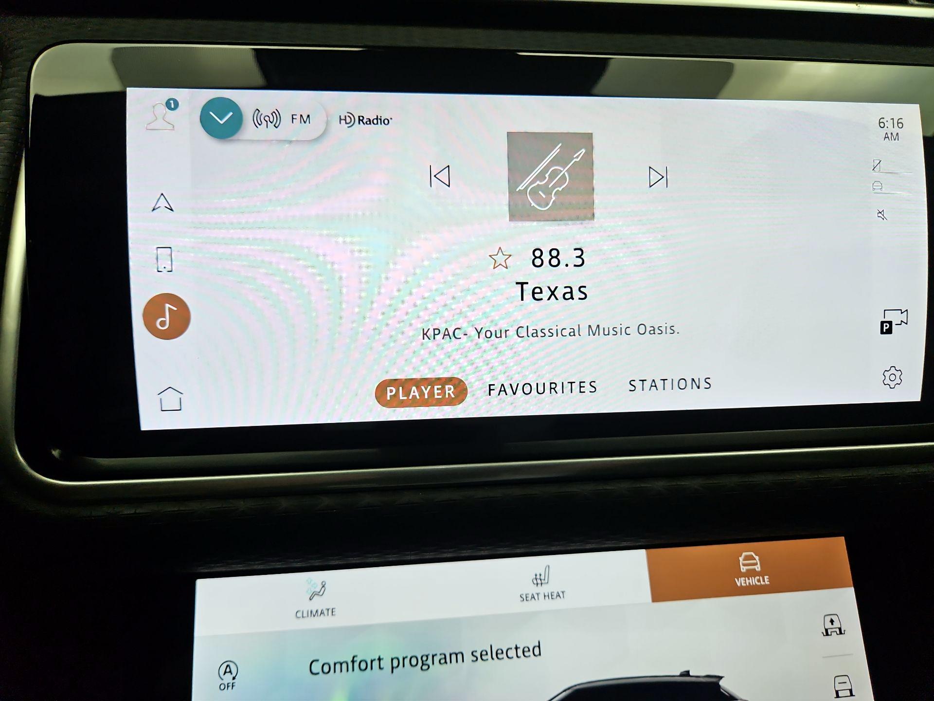 Thumbnail: 2022 Land Rover Range Rover Velar - 16
