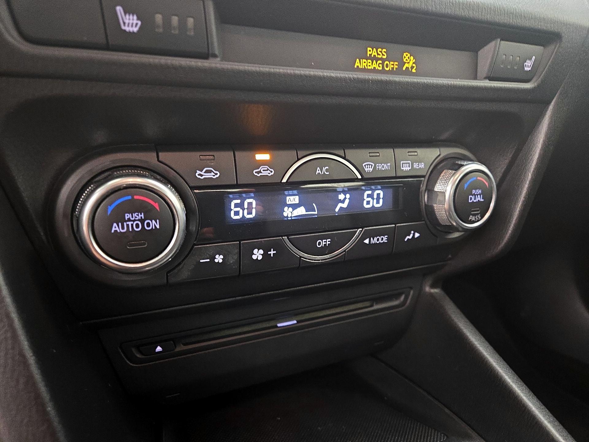 Thumbnail: 2014 Mazda Mazda3 - 17
