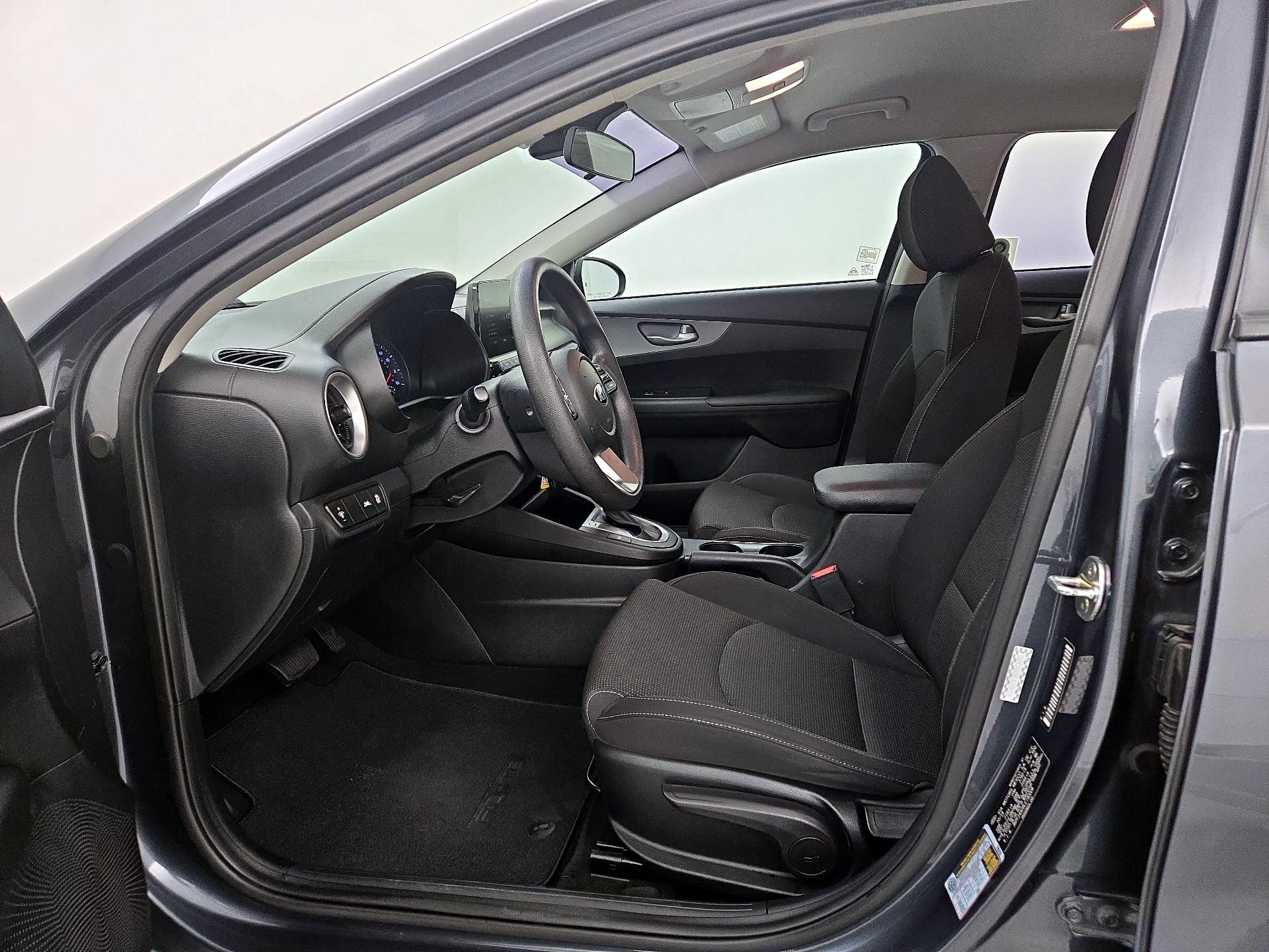Thumbnail: 2020 Kia Forte - 11