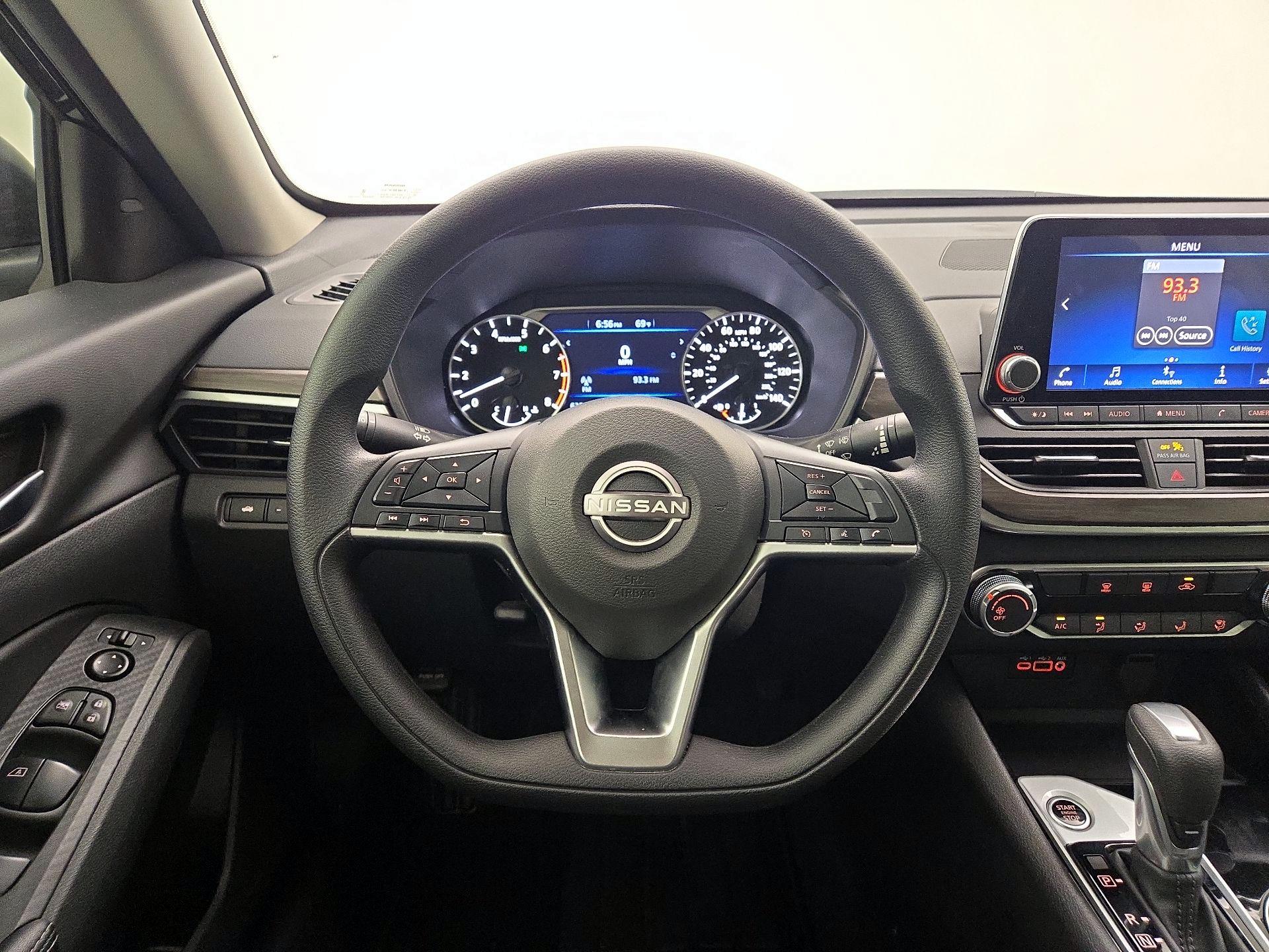 Thumbnail: 2024 Nissan Altima - 10