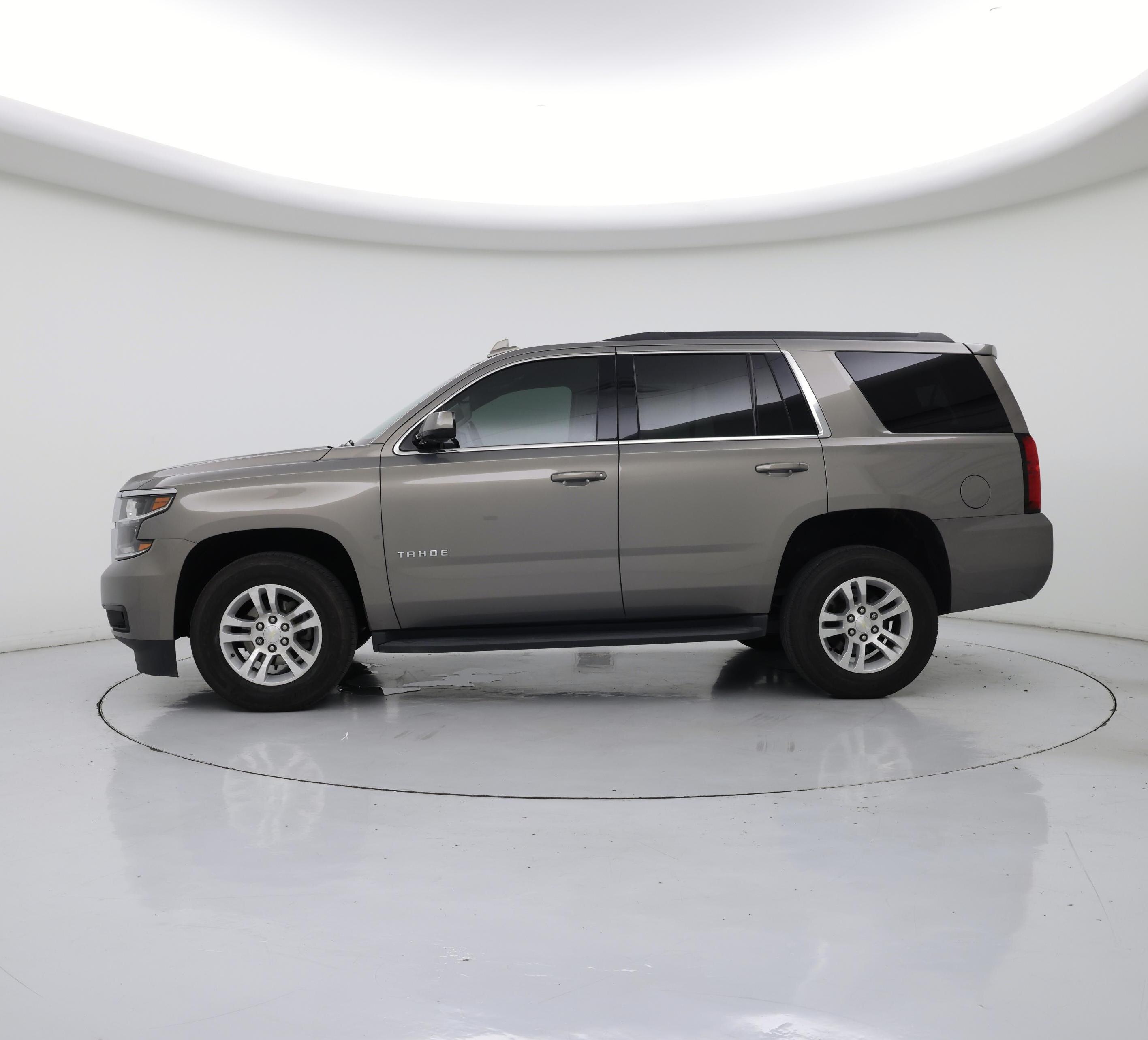Thumbnail: 2018 Chevrolet Tahoe - 3