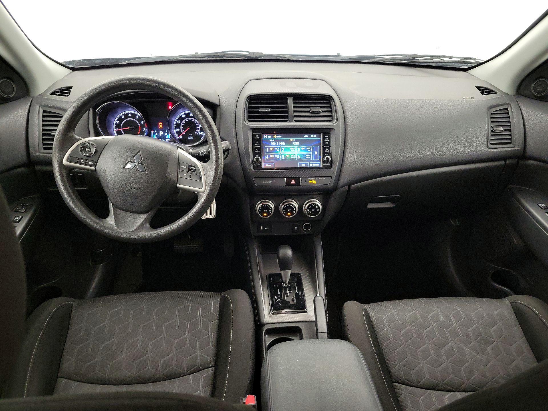 Thumbnail: 2020 Mitsubishi Outlander Sport - 9