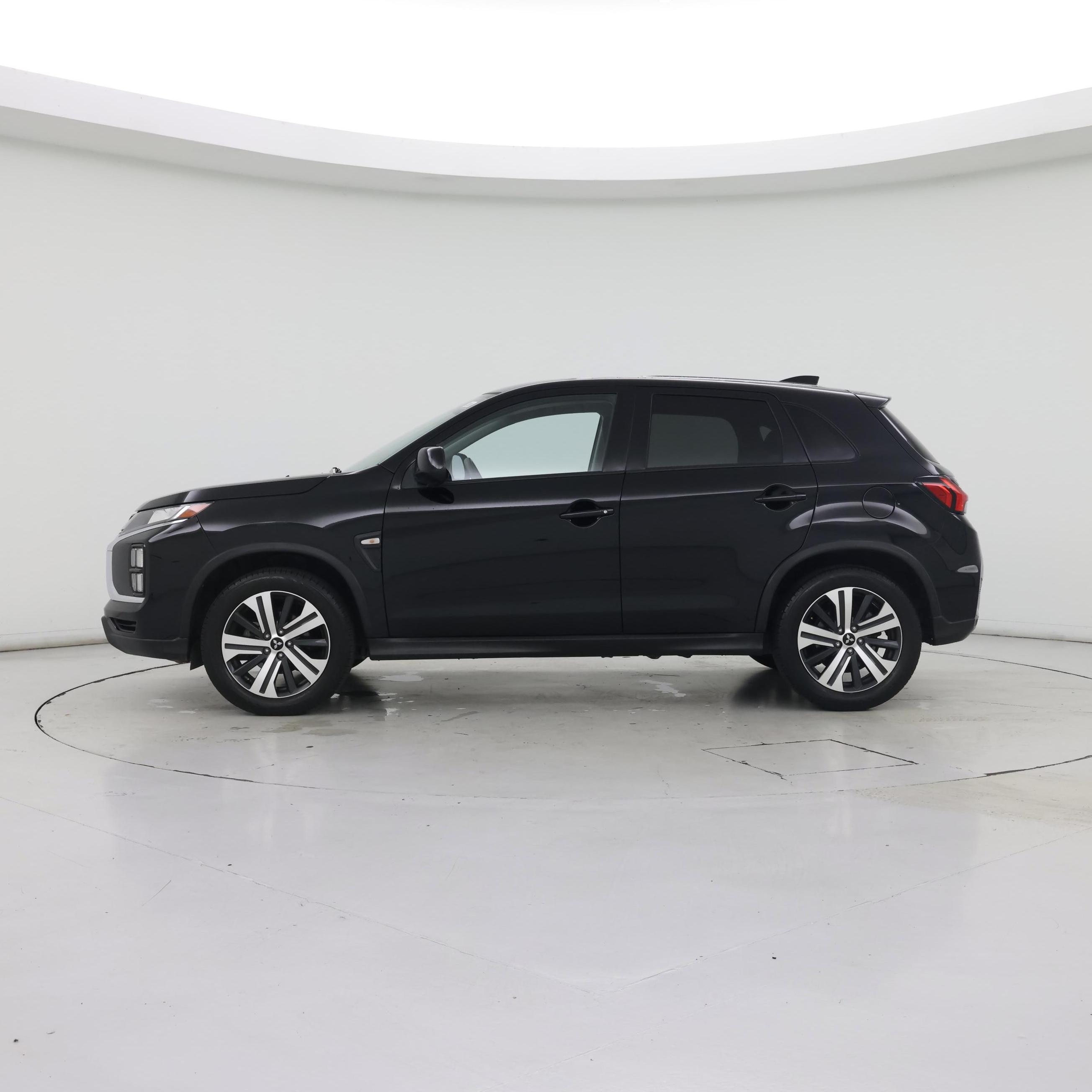 Thumbnail: 2020 Mitsubishi Outlander Sport - 3