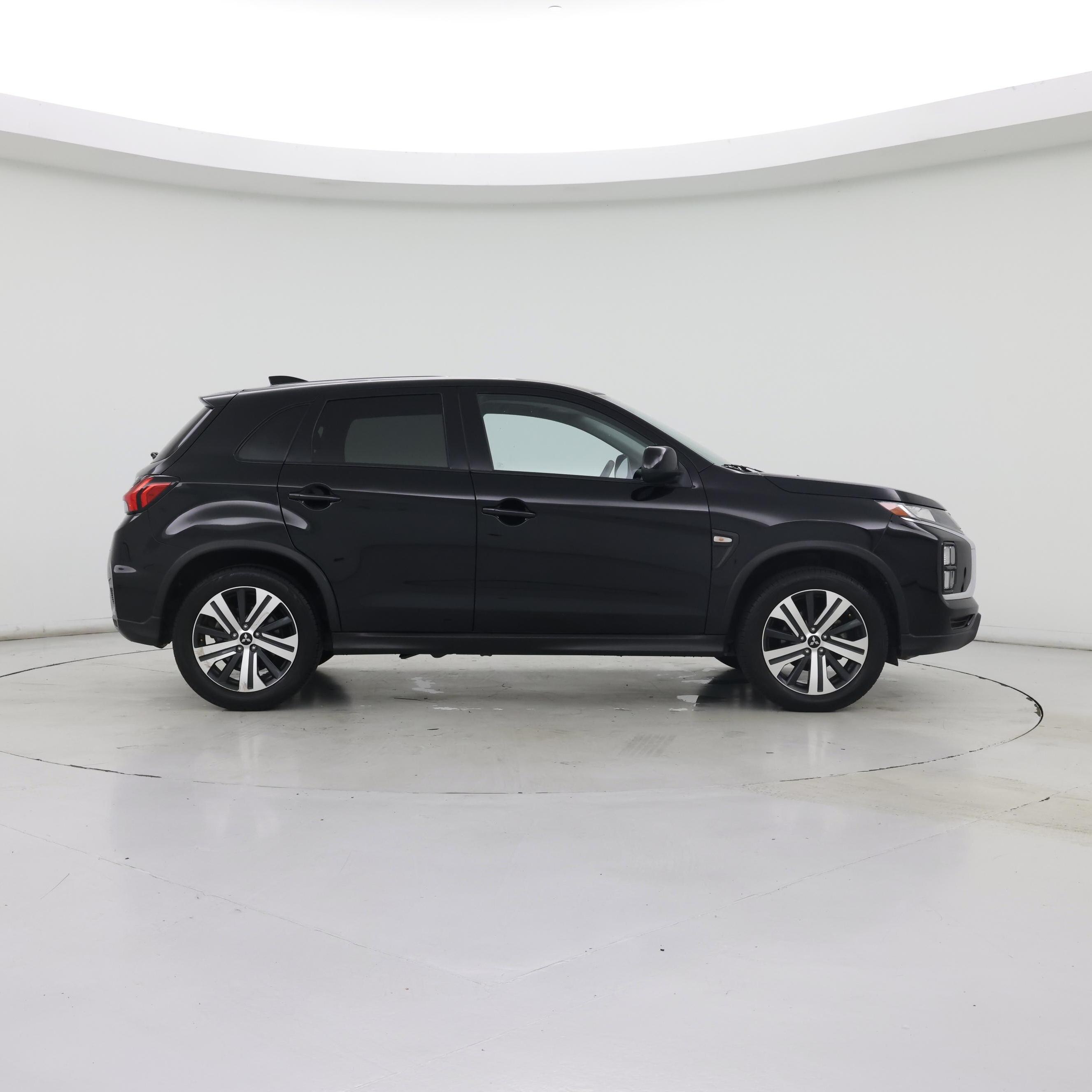 Thumbnail: 2020 Mitsubishi Outlander Sport - 7