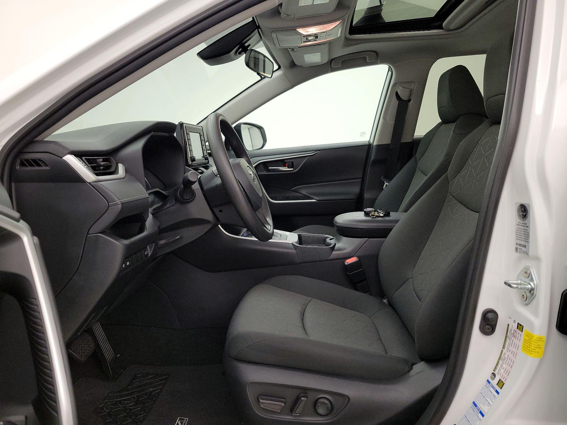 Thumbnail: 2021 Toyota RAV4 - 11