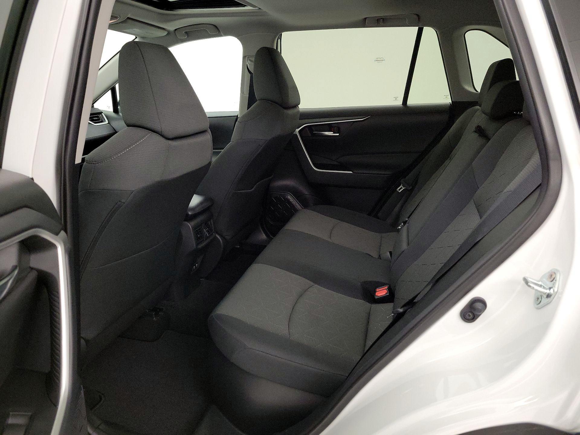 Thumbnail: 2021 Toyota RAV4 - 19