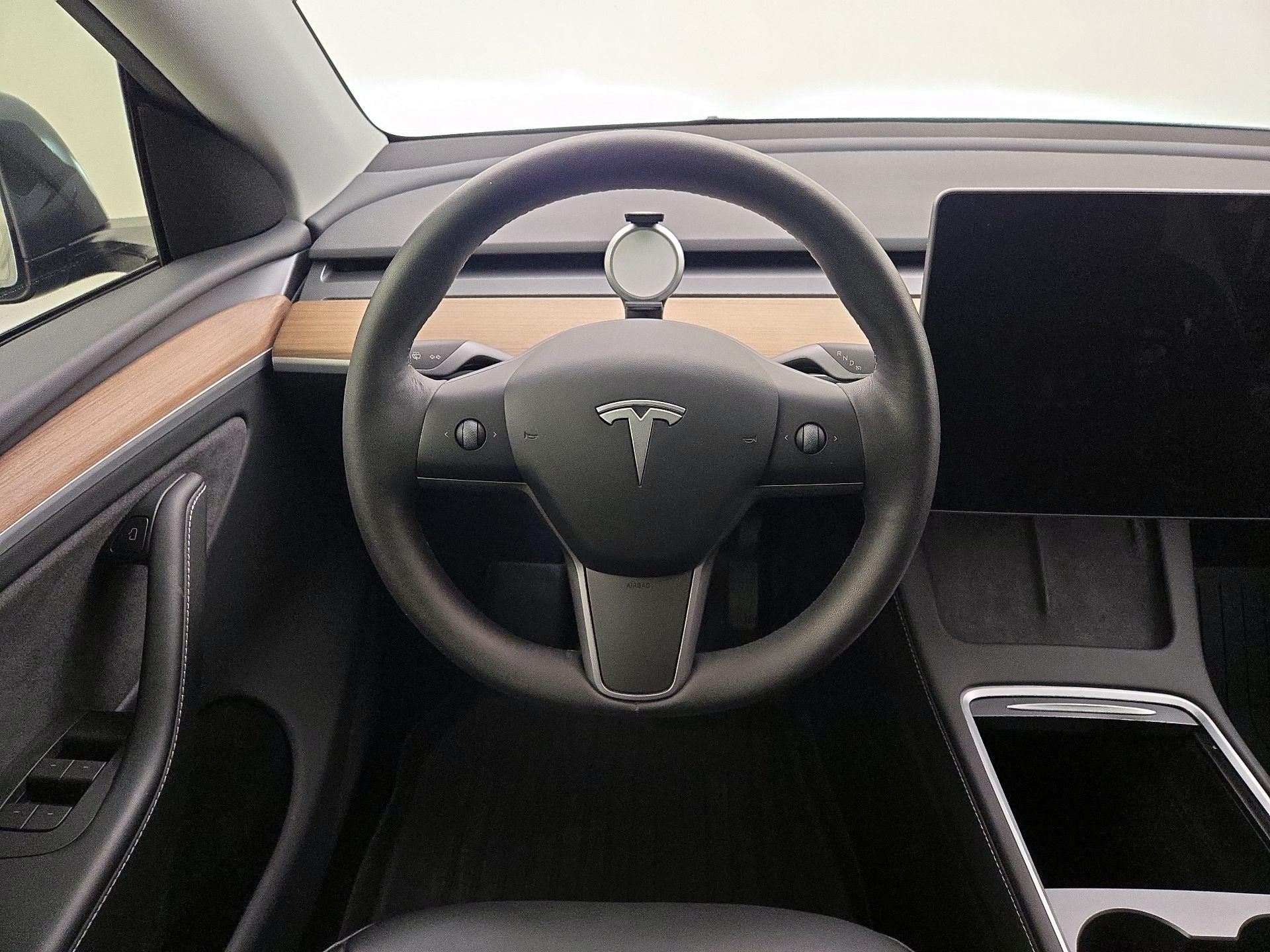 Thumbnail: 2023 Tesla Model Y - 10