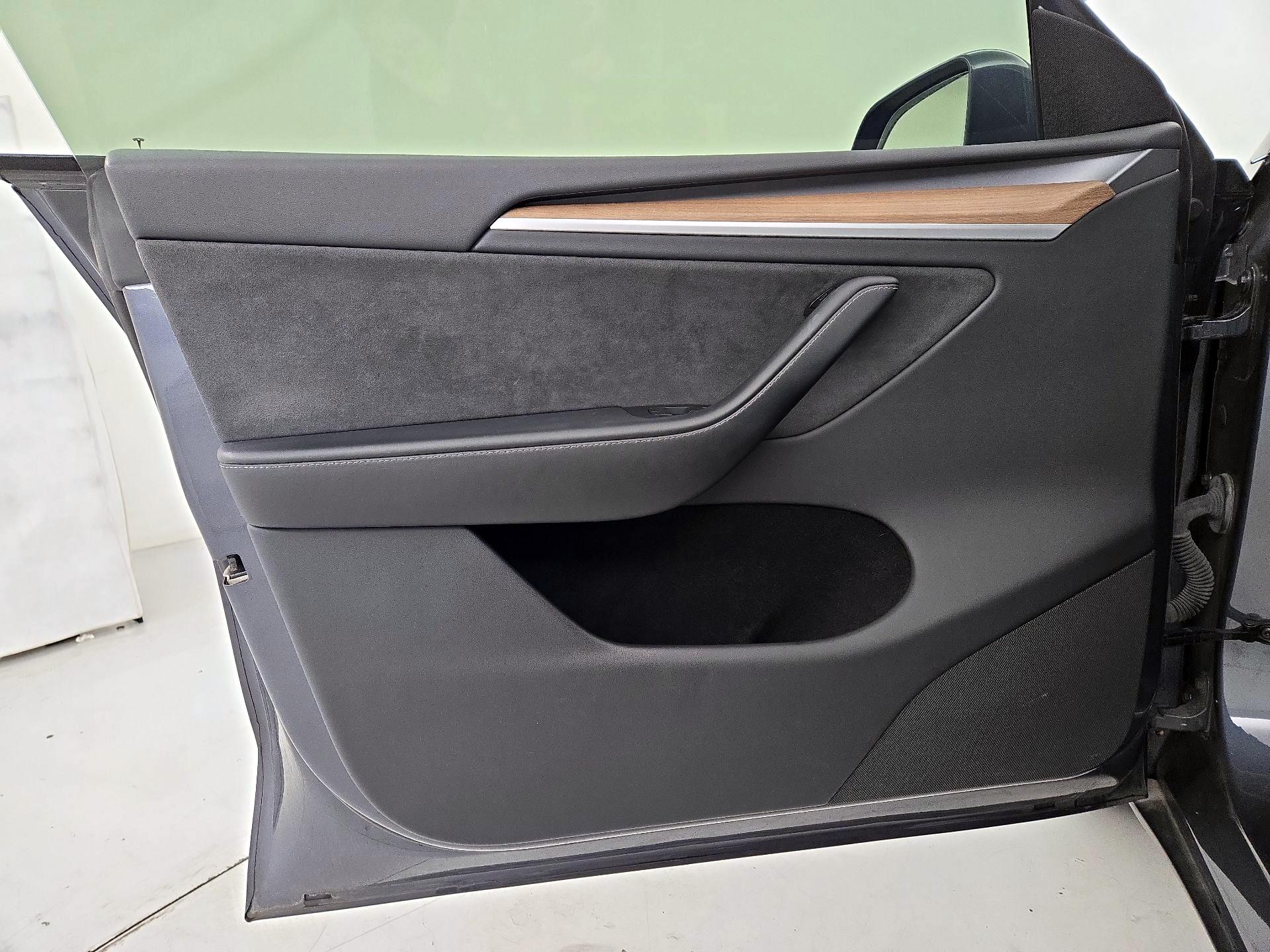 Thumbnail: 2023 Tesla Model Y - 12