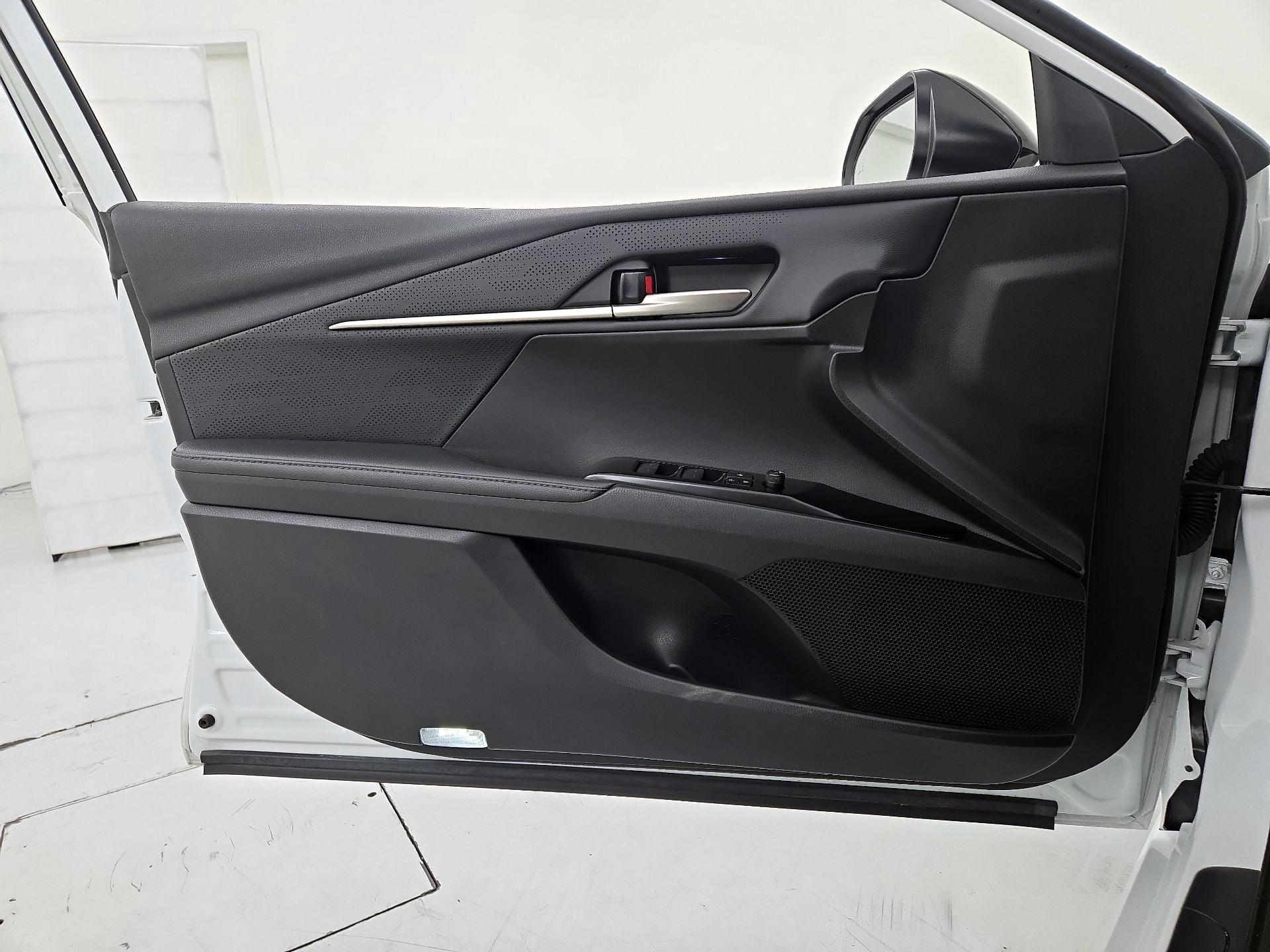 Thumbnail: 2025 Toyota Camry - 12