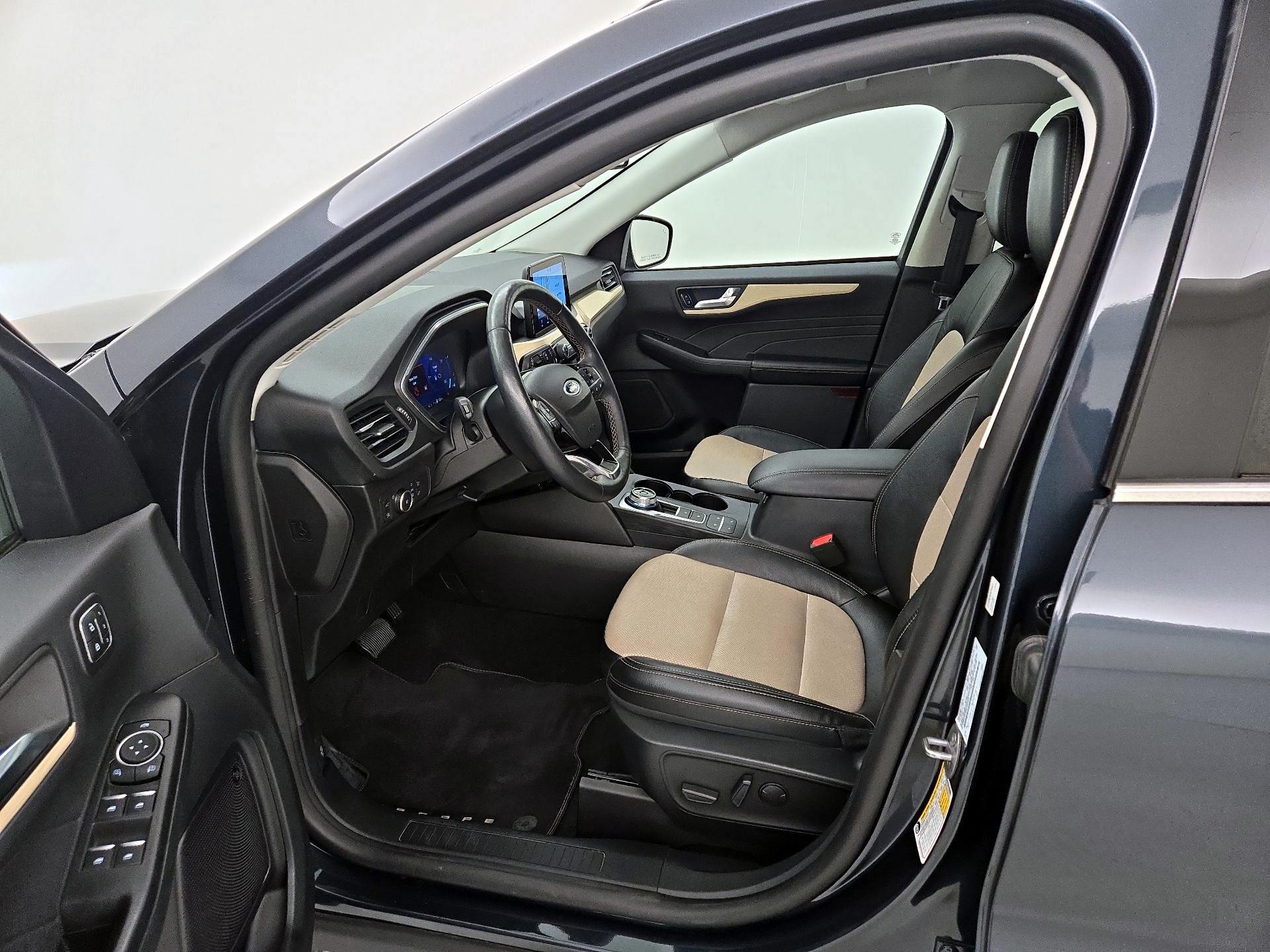 Thumbnail: 2022 Ford Escape - 11