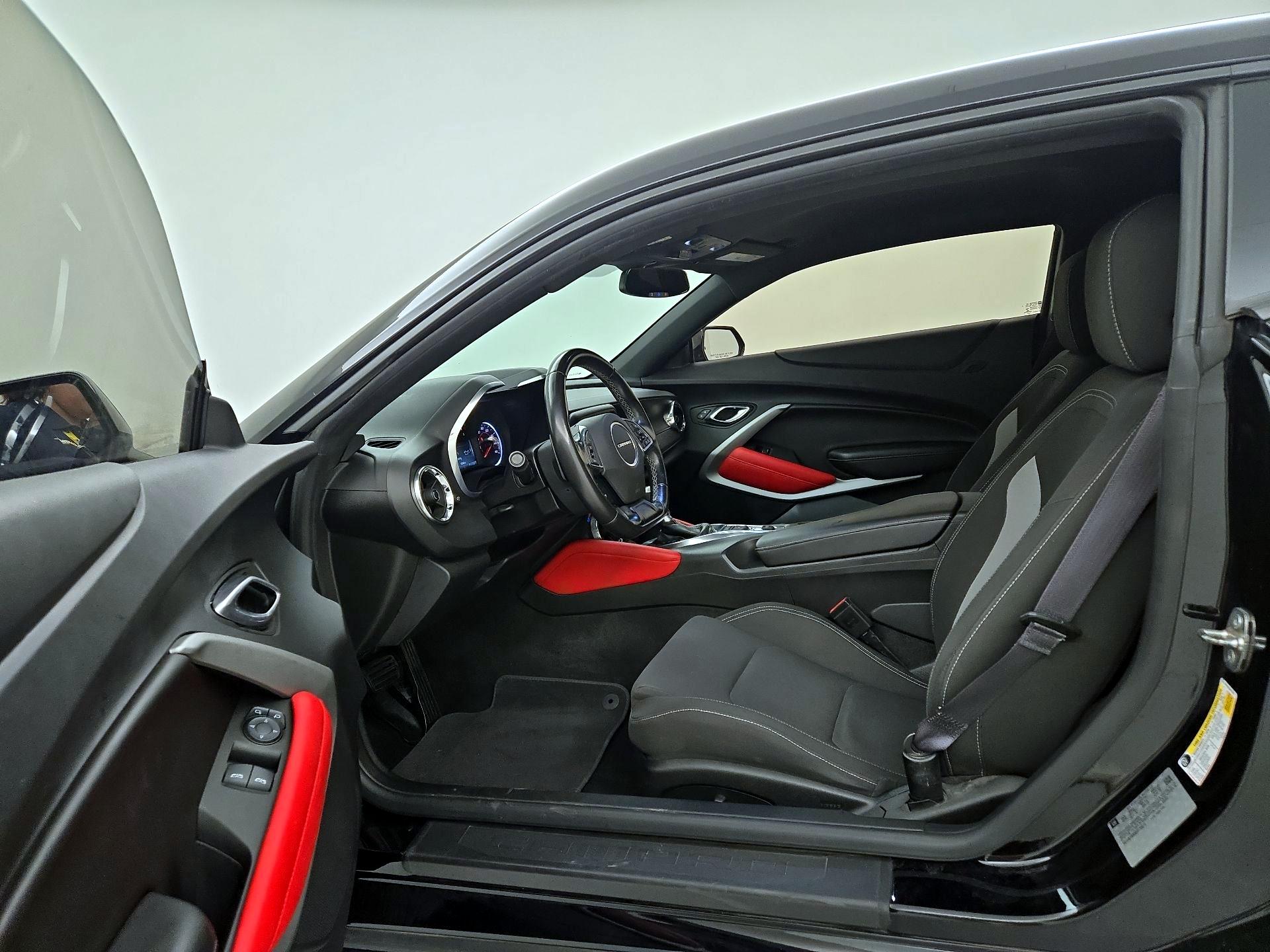 Thumbnail: 2016 Chevrolet Camaro - 11