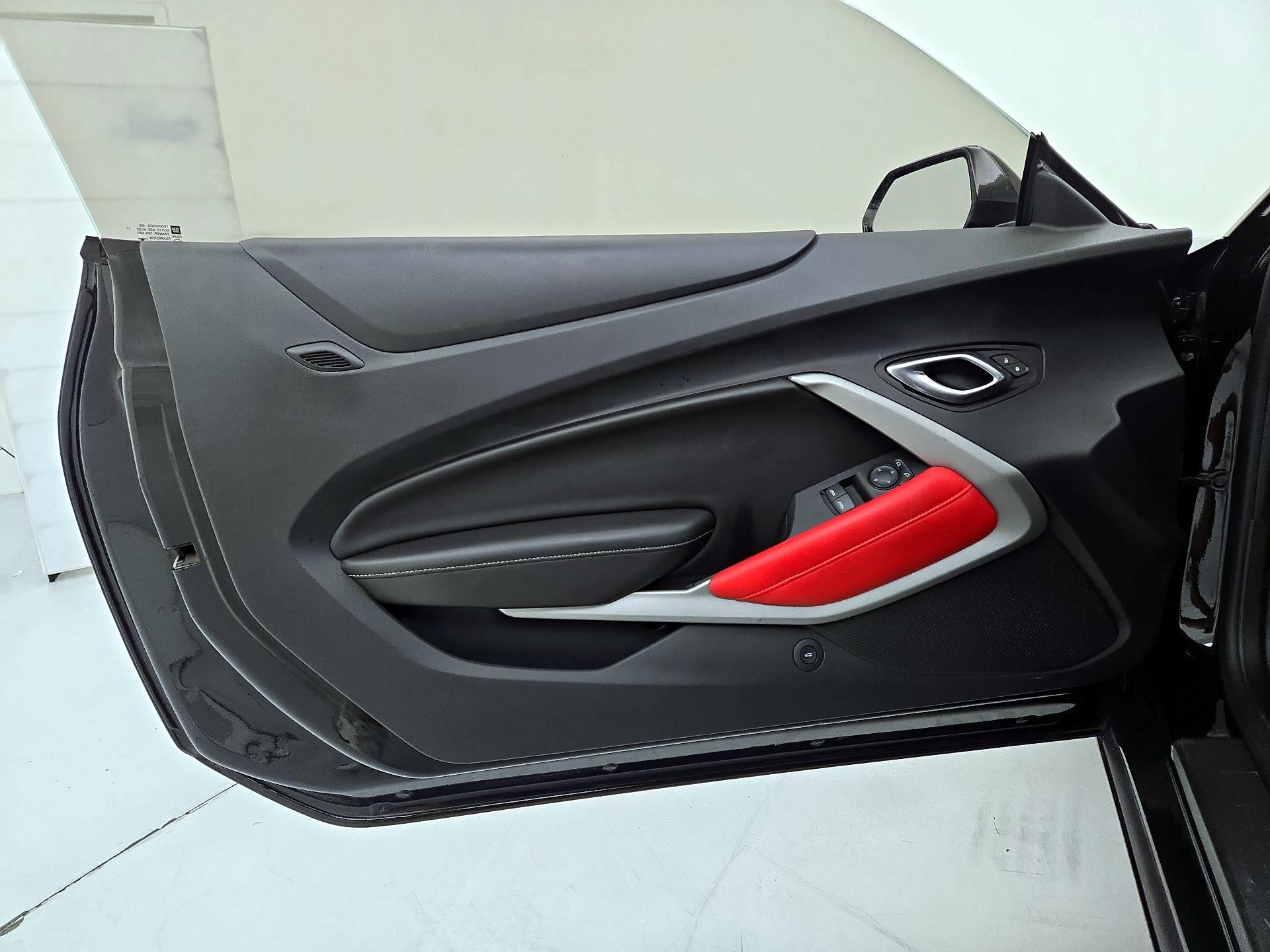 Thumbnail: 2016 Chevrolet Camaro - 12