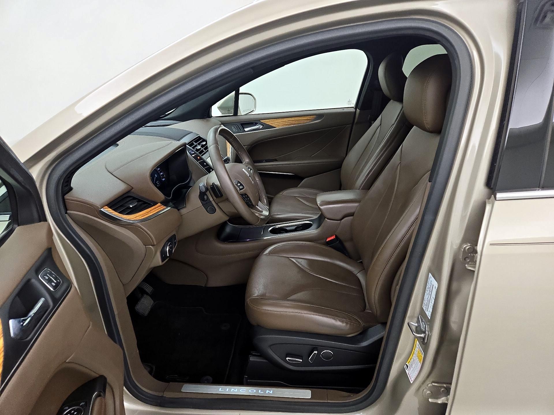 Thumbnail: 2015 Lincoln MKC - 11