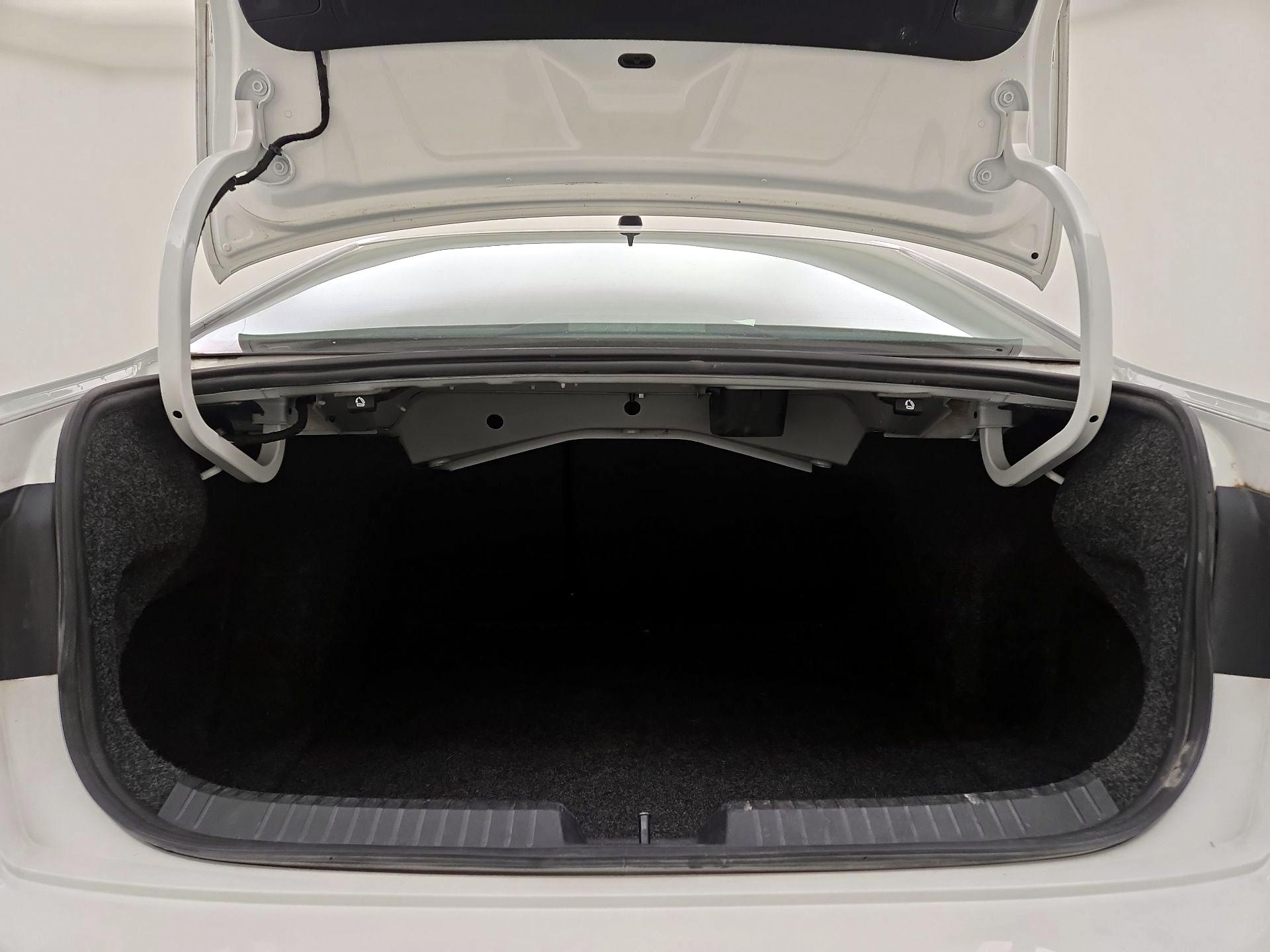 Thumbnail: 2019 Volkswagen Jetta - 19