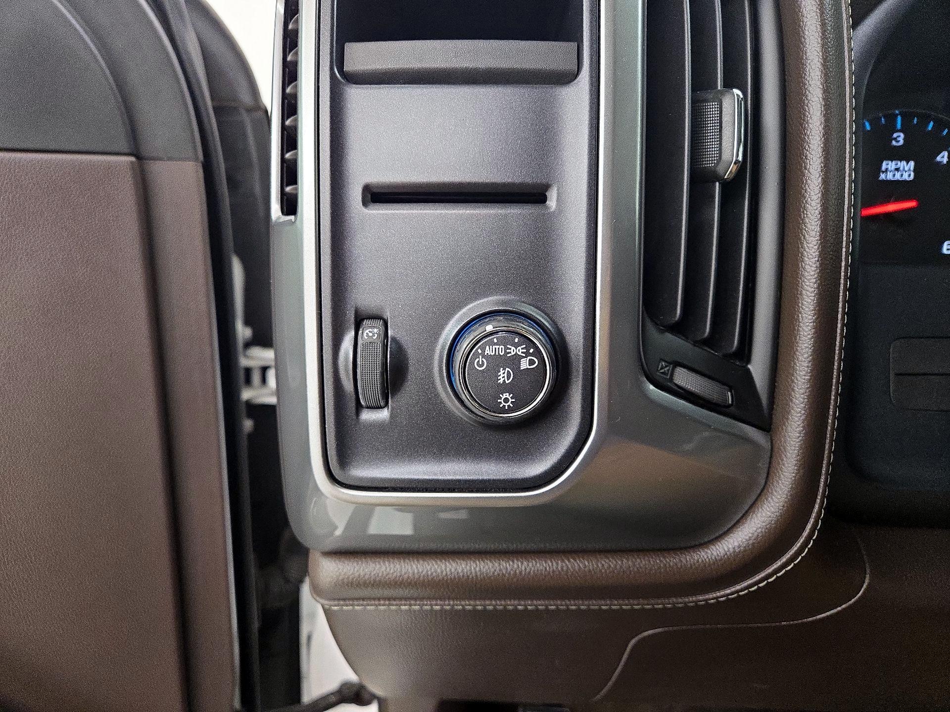 Thumbnail: 2015 Chevrolet Silverado 1500 - 13