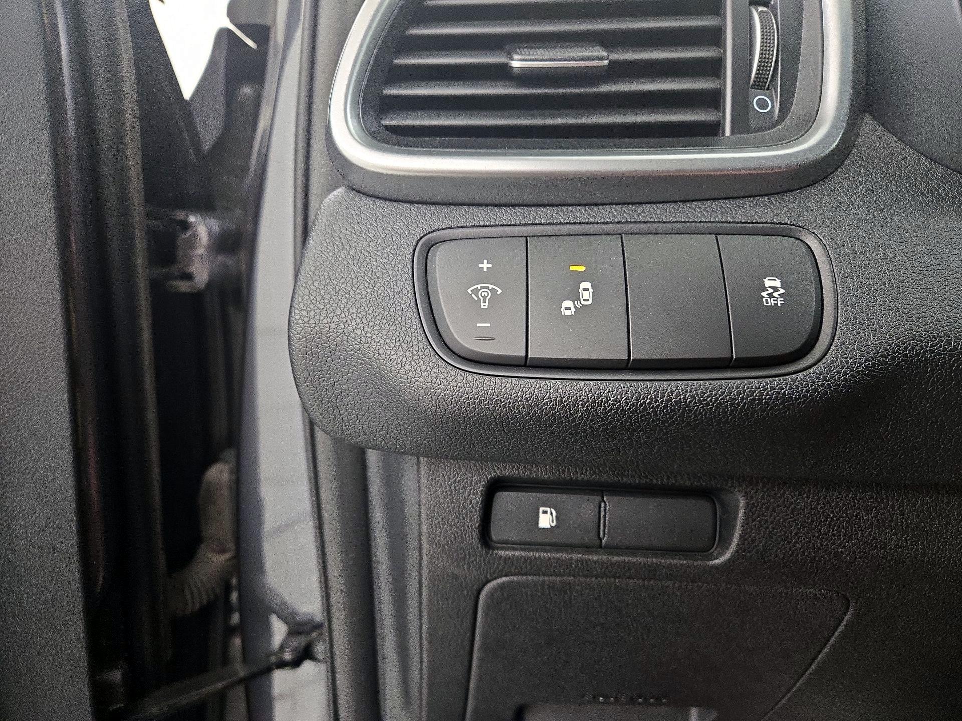 Thumbnail: 2019 Kia Sorento - 13