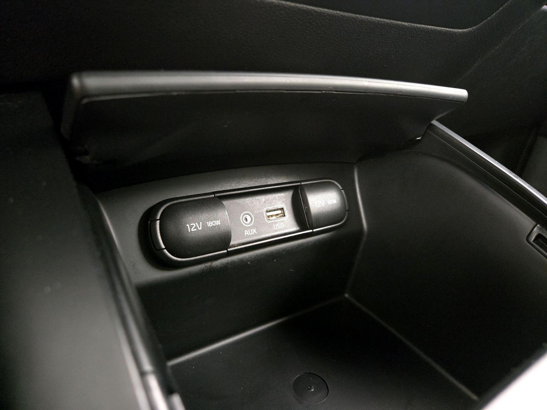 Thumbnail: 2019 Kia Sorento - 18