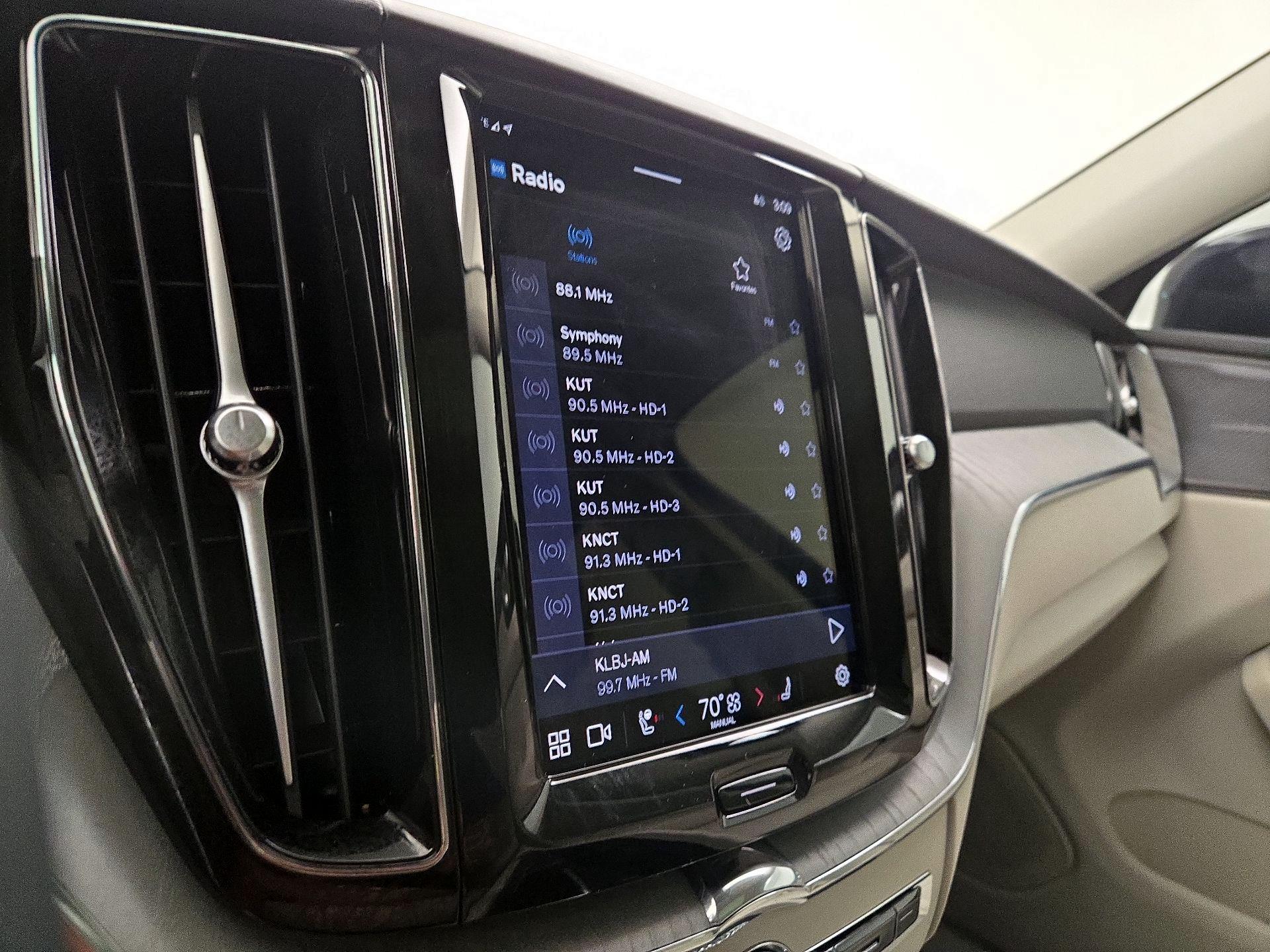 Thumbnail: 2024 Volvo XC60 - 16