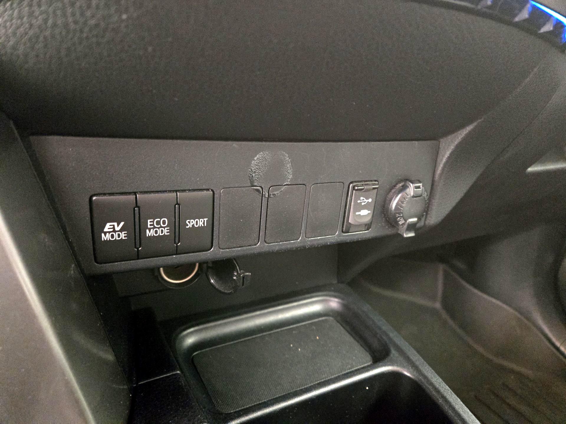 Thumbnail: 2016 Toyota RAV4 - 18