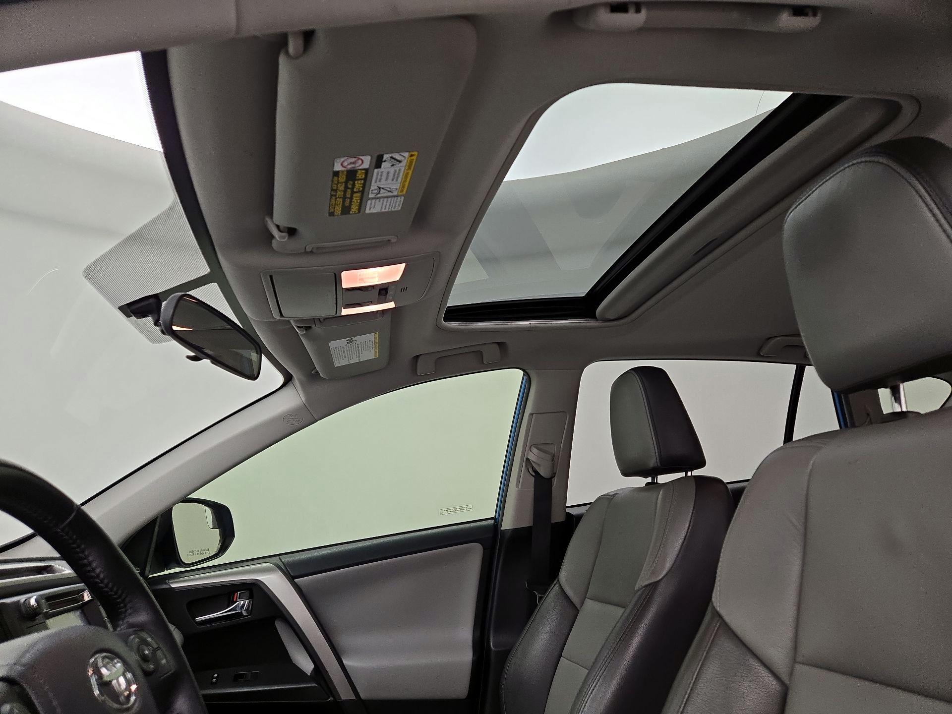 Thumbnail: 2016 Toyota RAV4 - 19