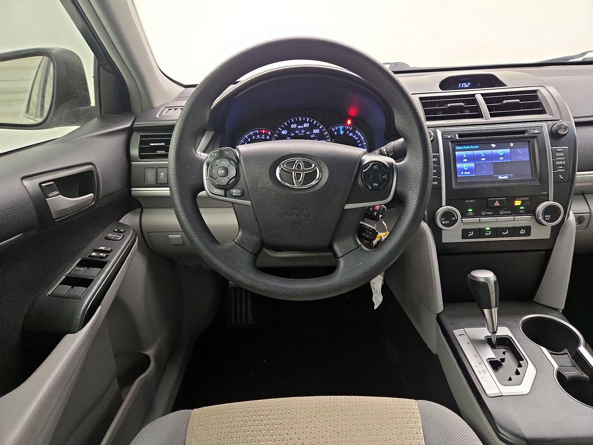 Thumbnail: 2014 Toyota Camry - 10