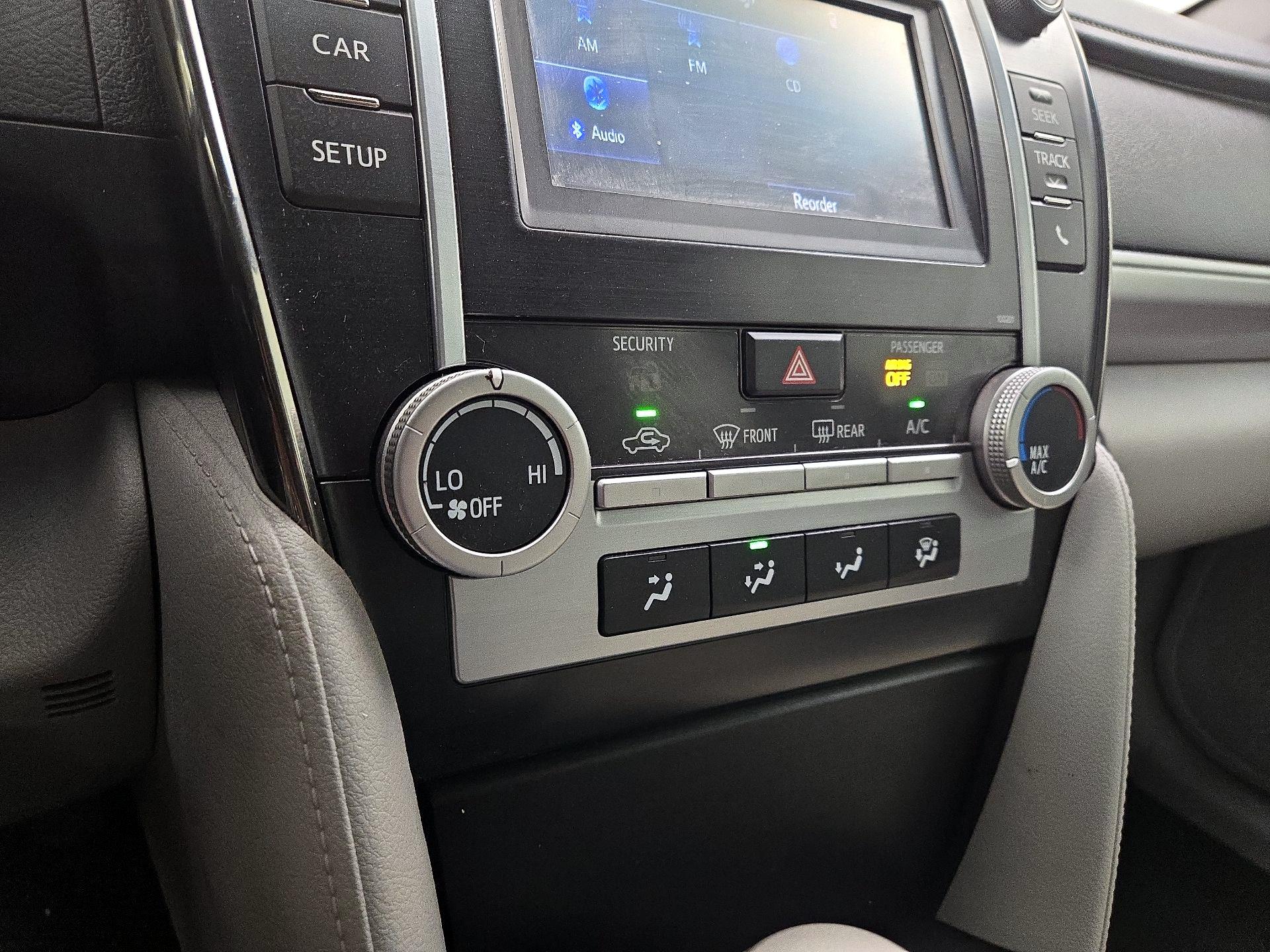 Thumbnail: 2014 Toyota Camry - 16