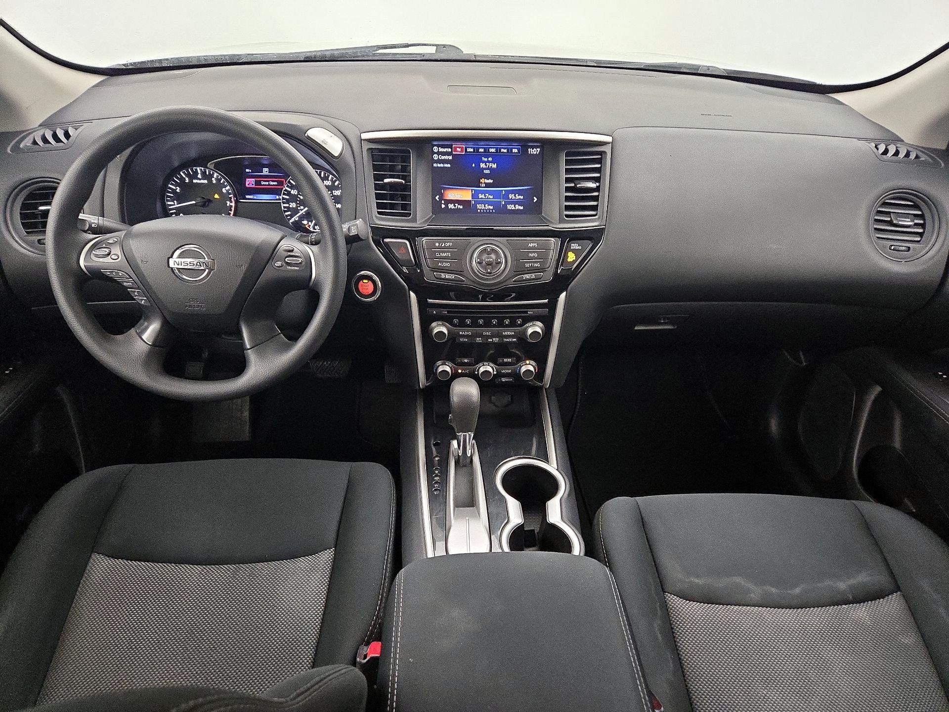Thumbnail: 2017 Nissan Pathfinder - 9
