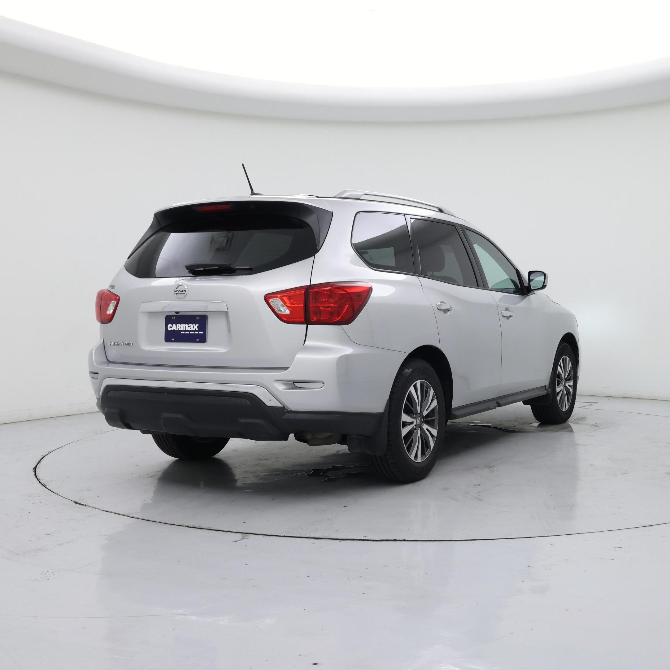 Thumbnail: 2017 Nissan Pathfinder - 8