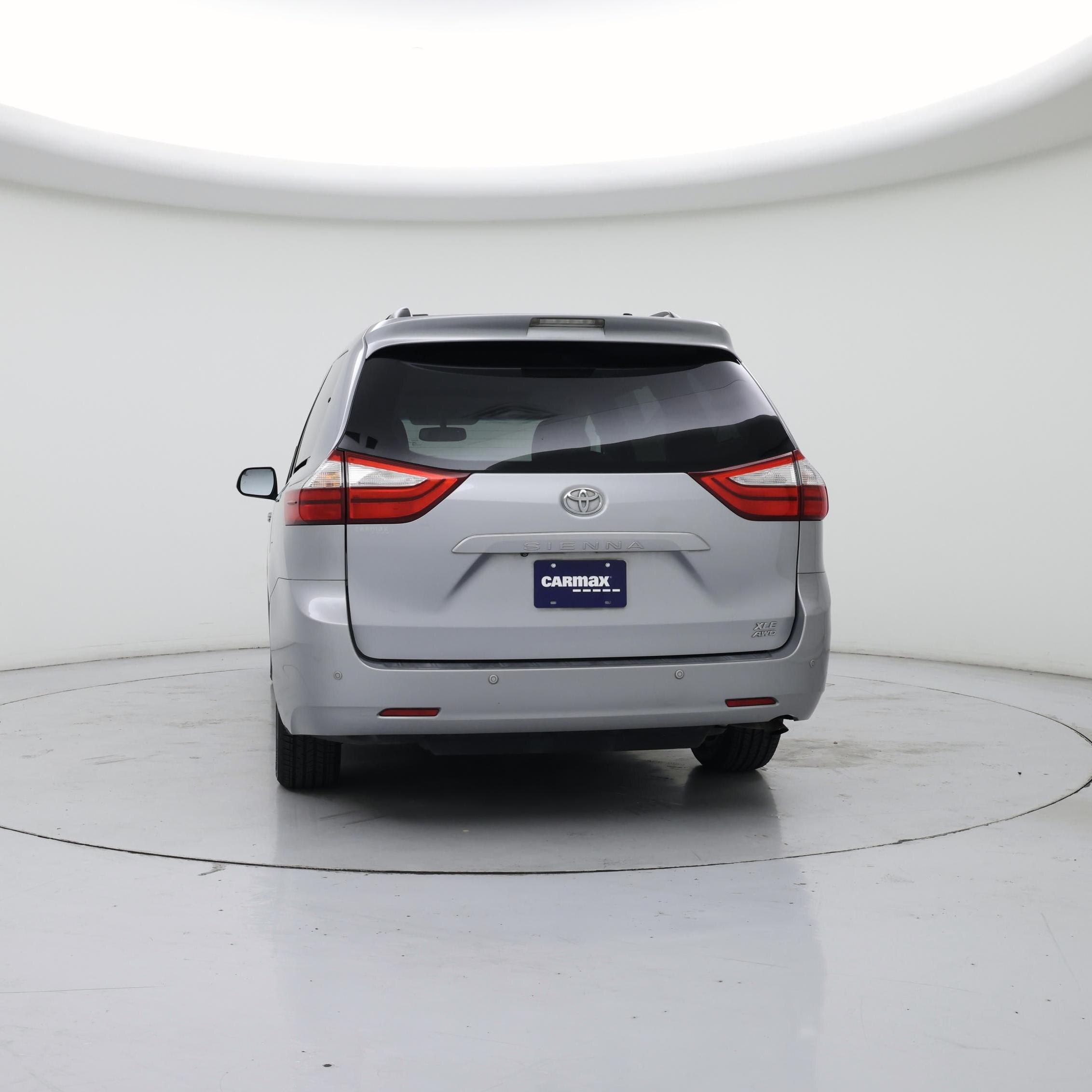 Thumbnail: 2015 Toyota Sienna - 6