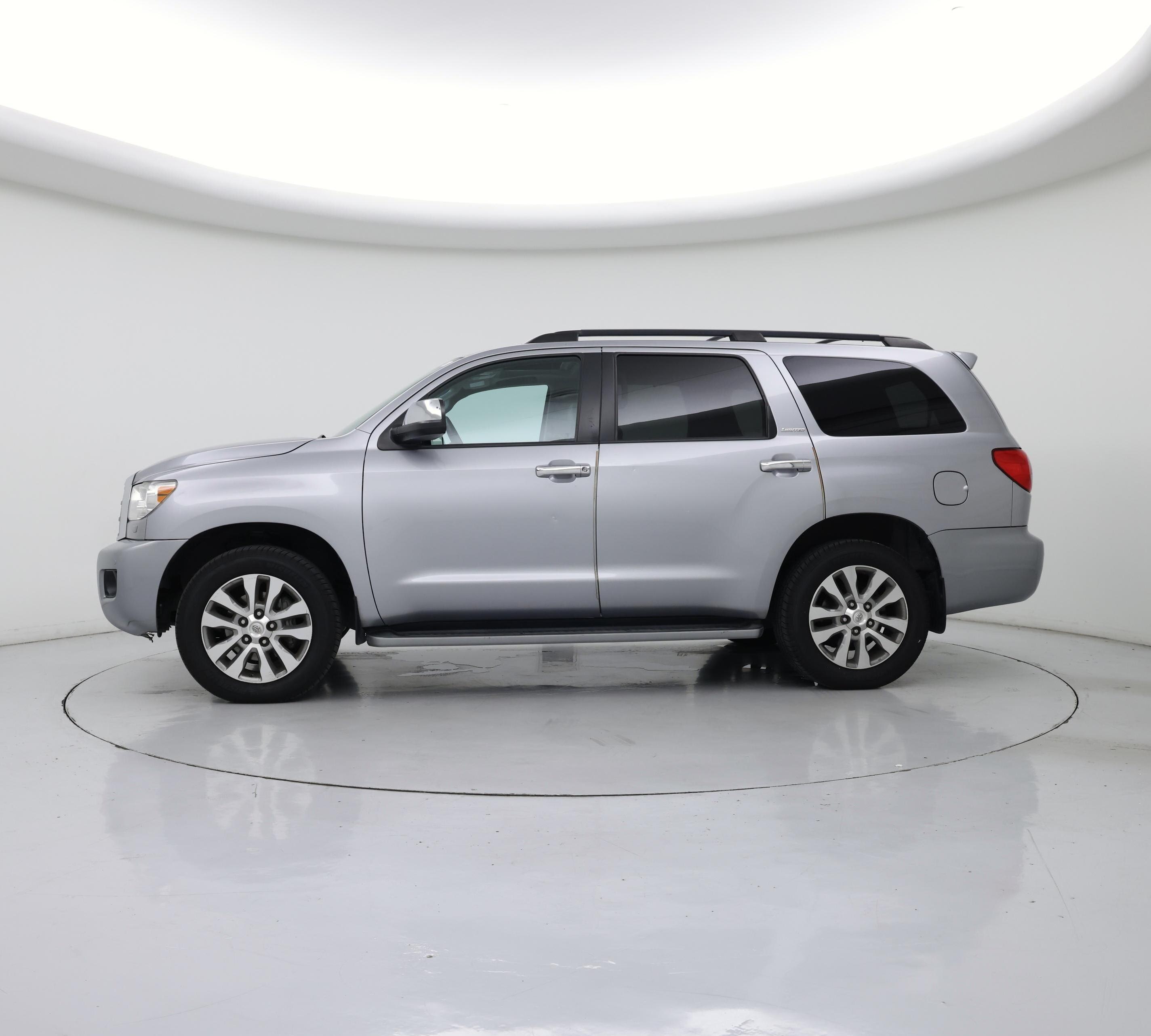 Thumbnail: 2015 Toyota Sequoia - 3