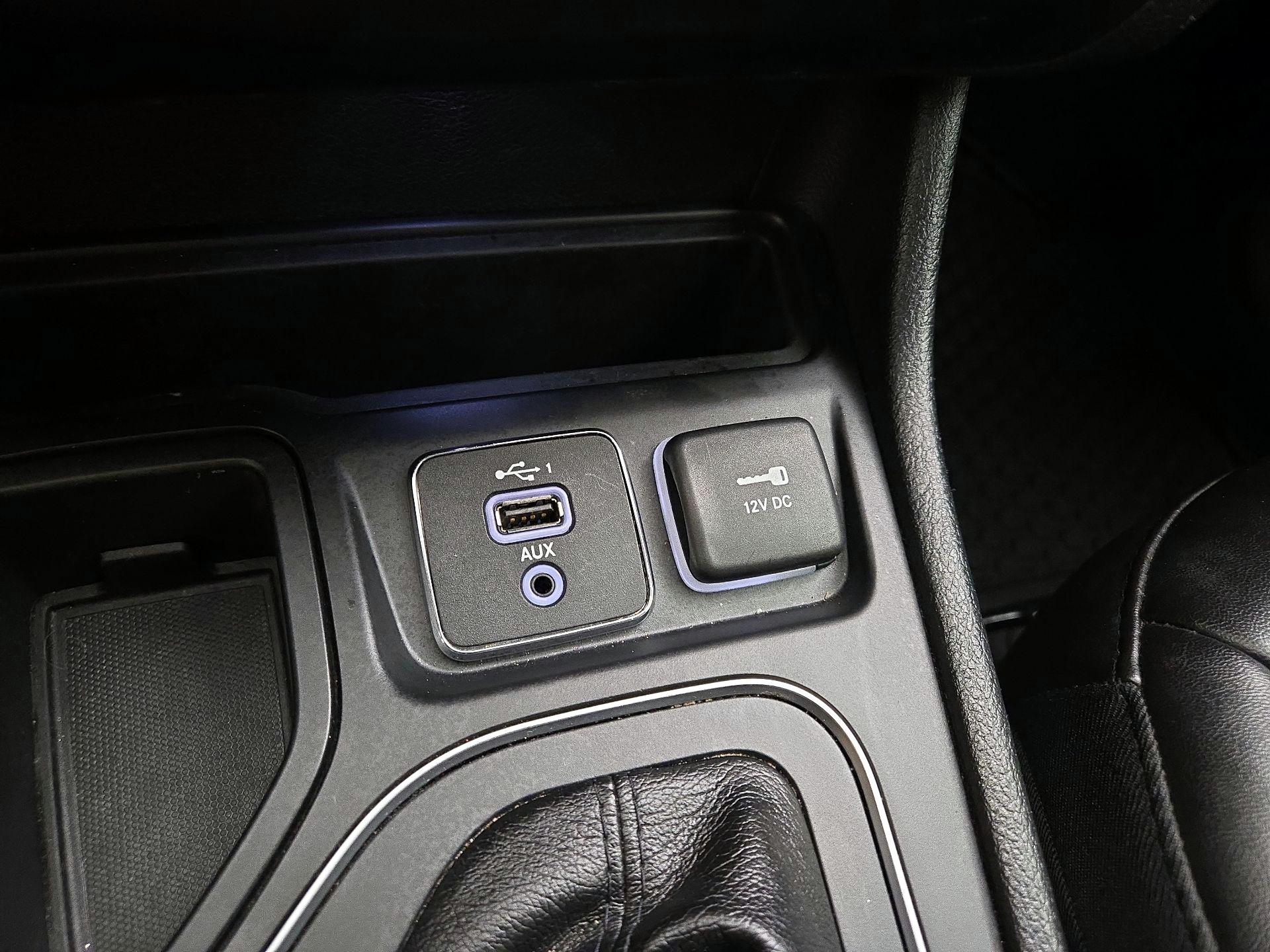 Thumbnail: 2019 Jeep Cherokee - 18