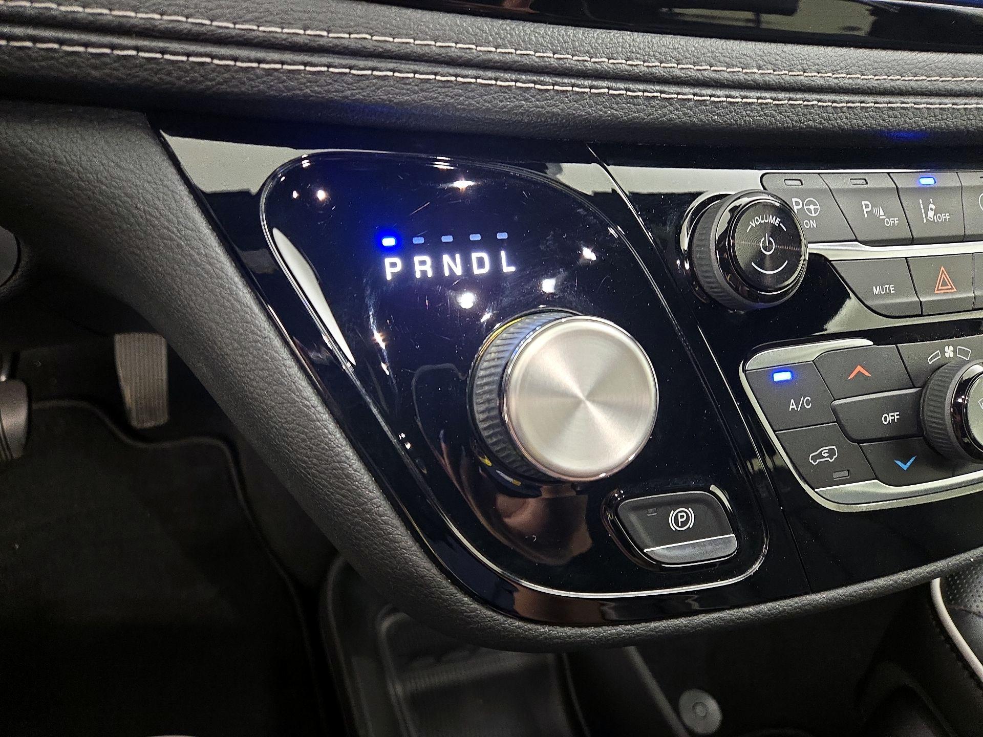 Thumbnail: 2019 Chrysler Pacifica - 18