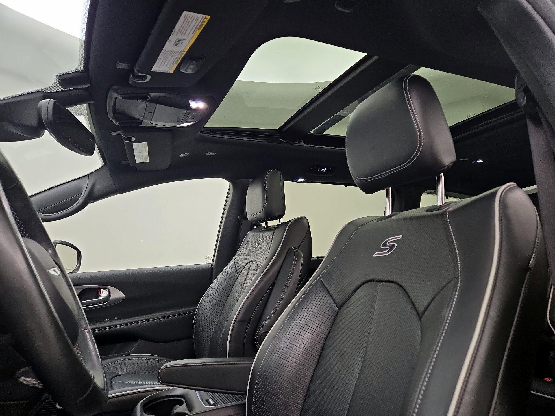 Thumbnail: 2019 Chrysler Pacifica - 20