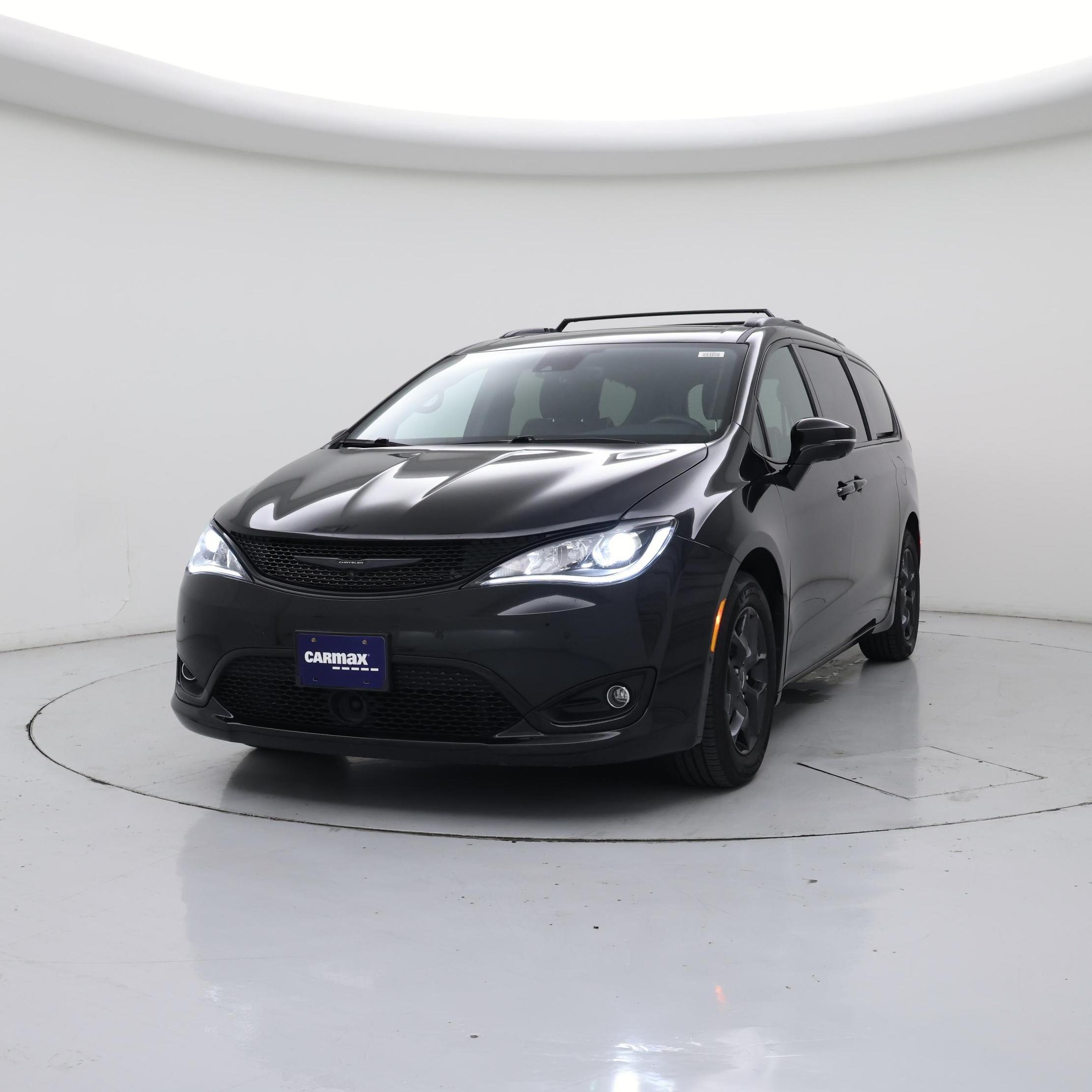 Thumbnail: 2019 Chrysler Pacifica - 4