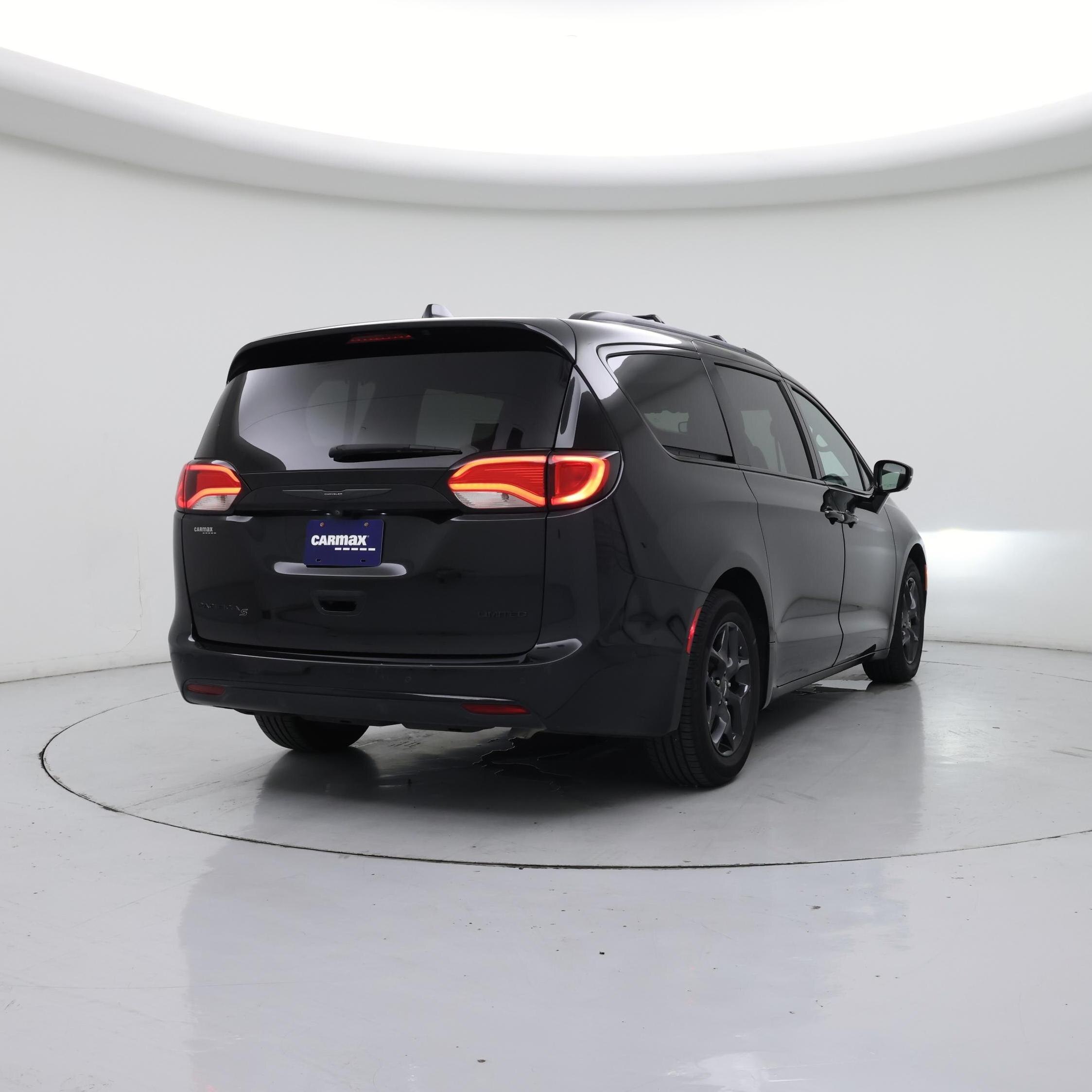 Thumbnail: 2019 Chrysler Pacifica - 8